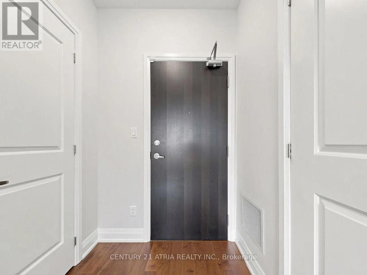 512 - 15277 YONGE STREET