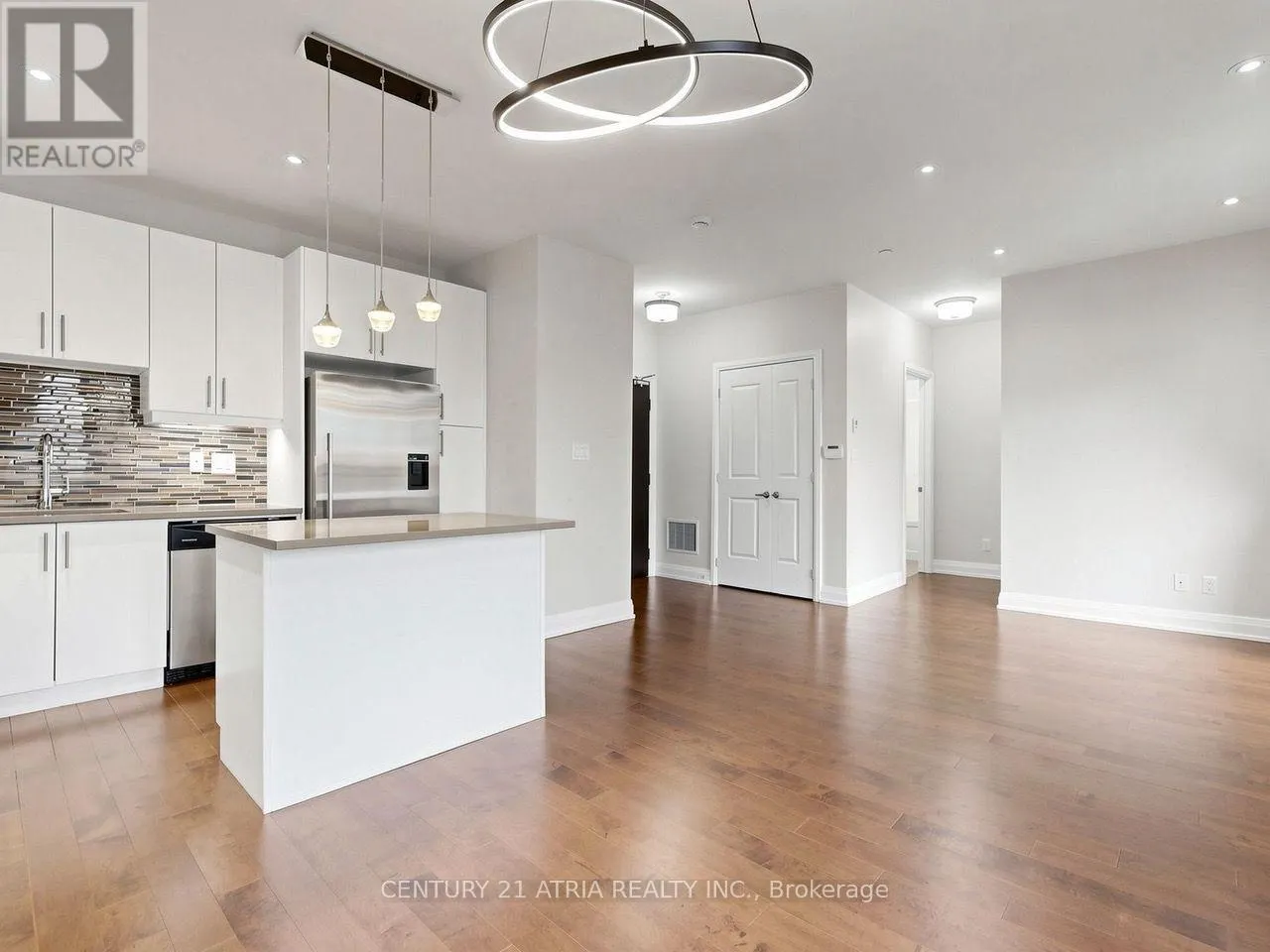512 - 15277 YONGE STREET