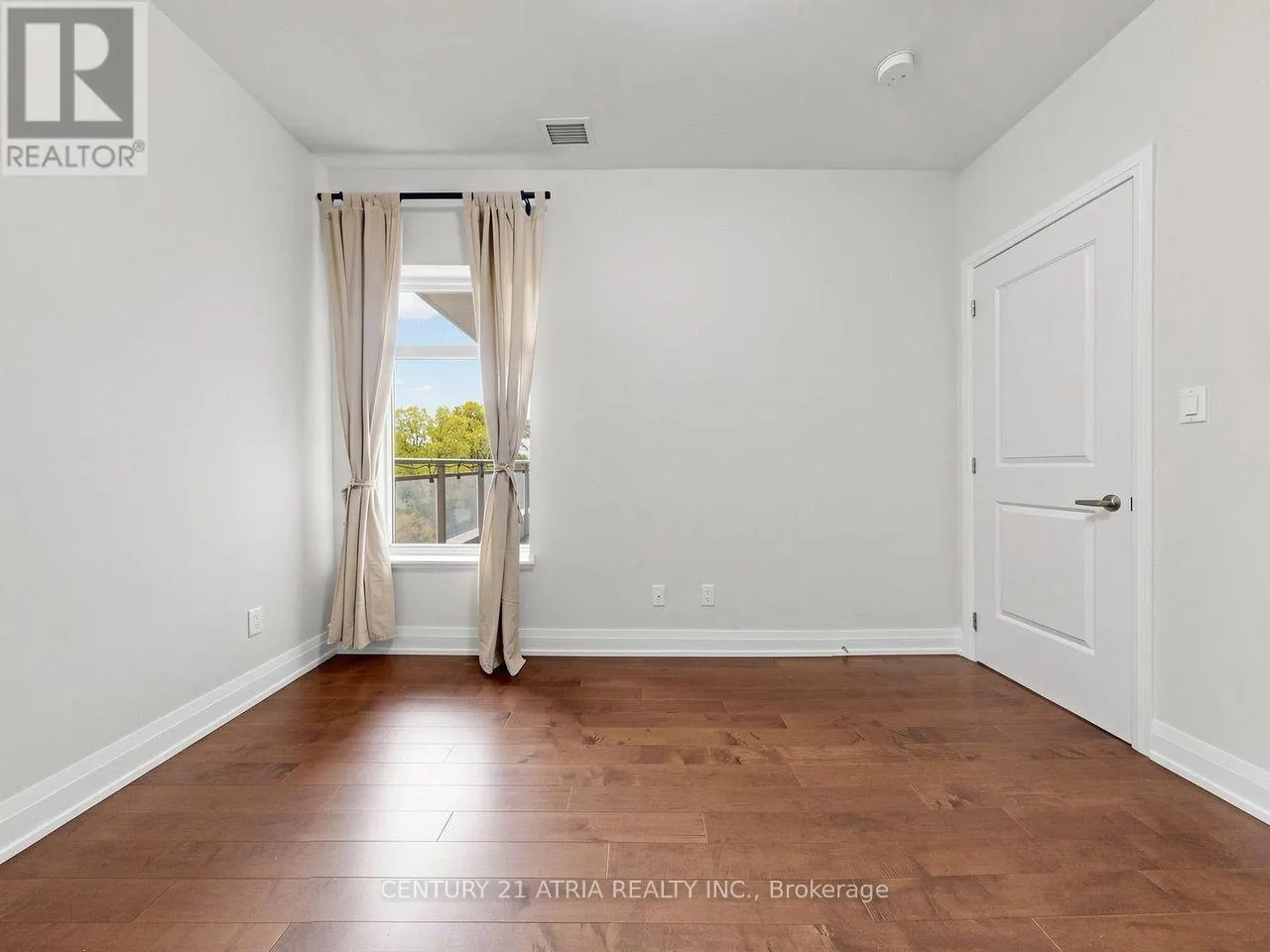 512 - 15277 YONGE STREET