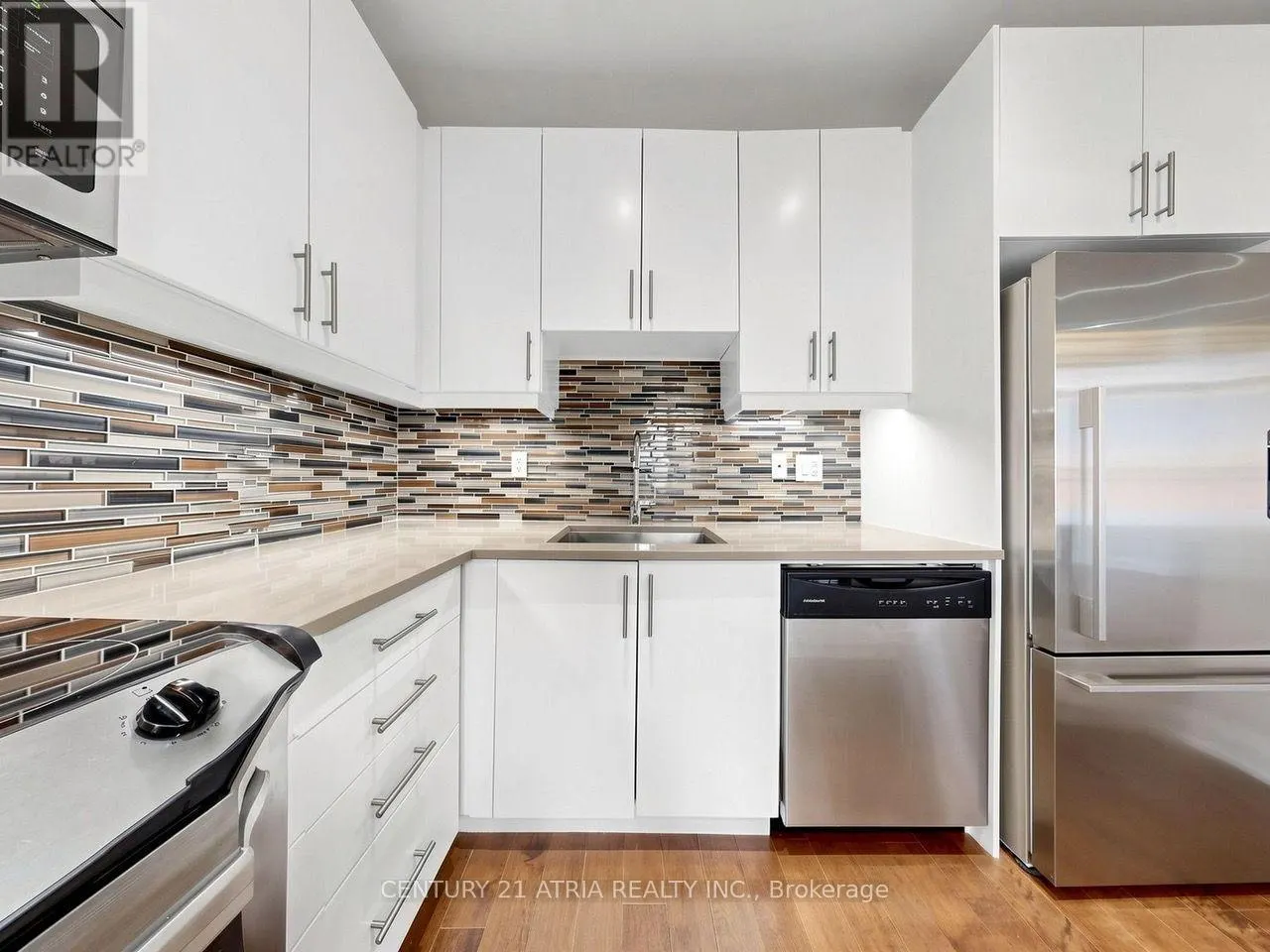 512 - 15277 YONGE STREET
