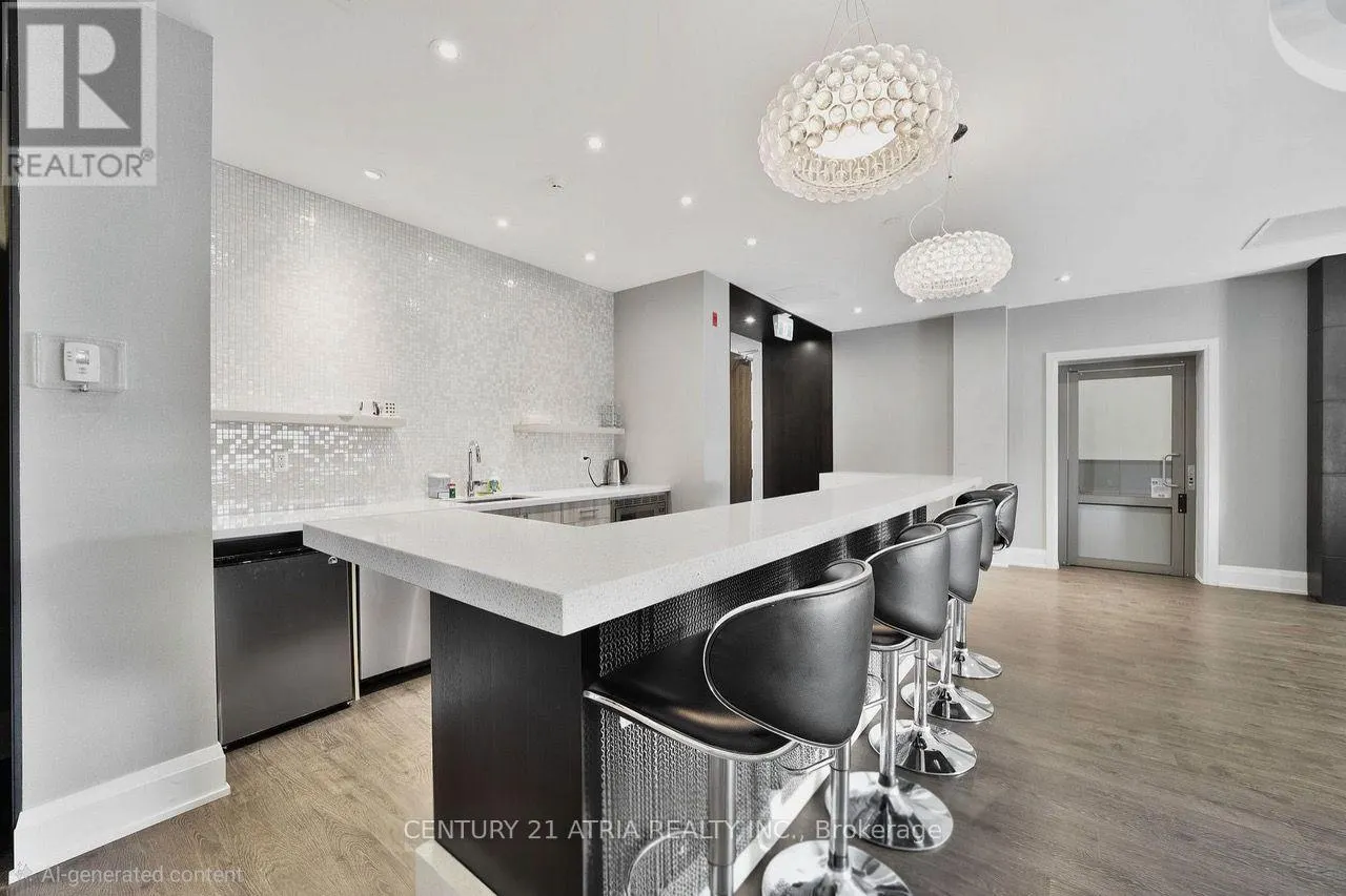 512 - 15277 YONGE STREET