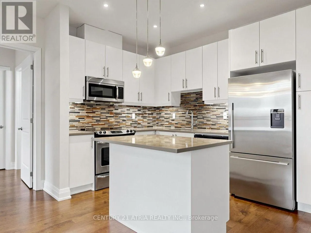 512 - 15277 YONGE STREET