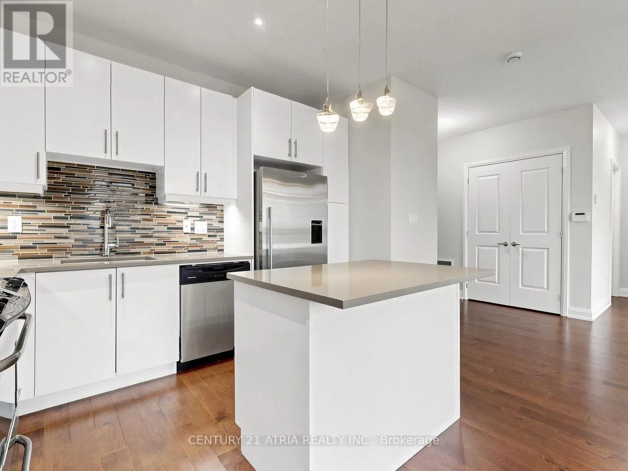 512 - 15277 YONGE STREET