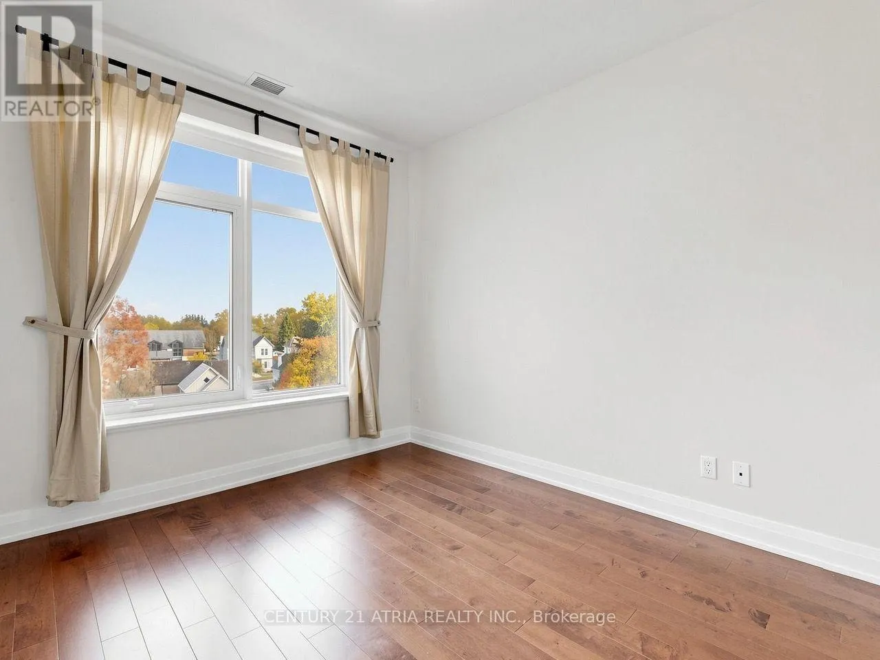 512 - 15277 YONGE STREET