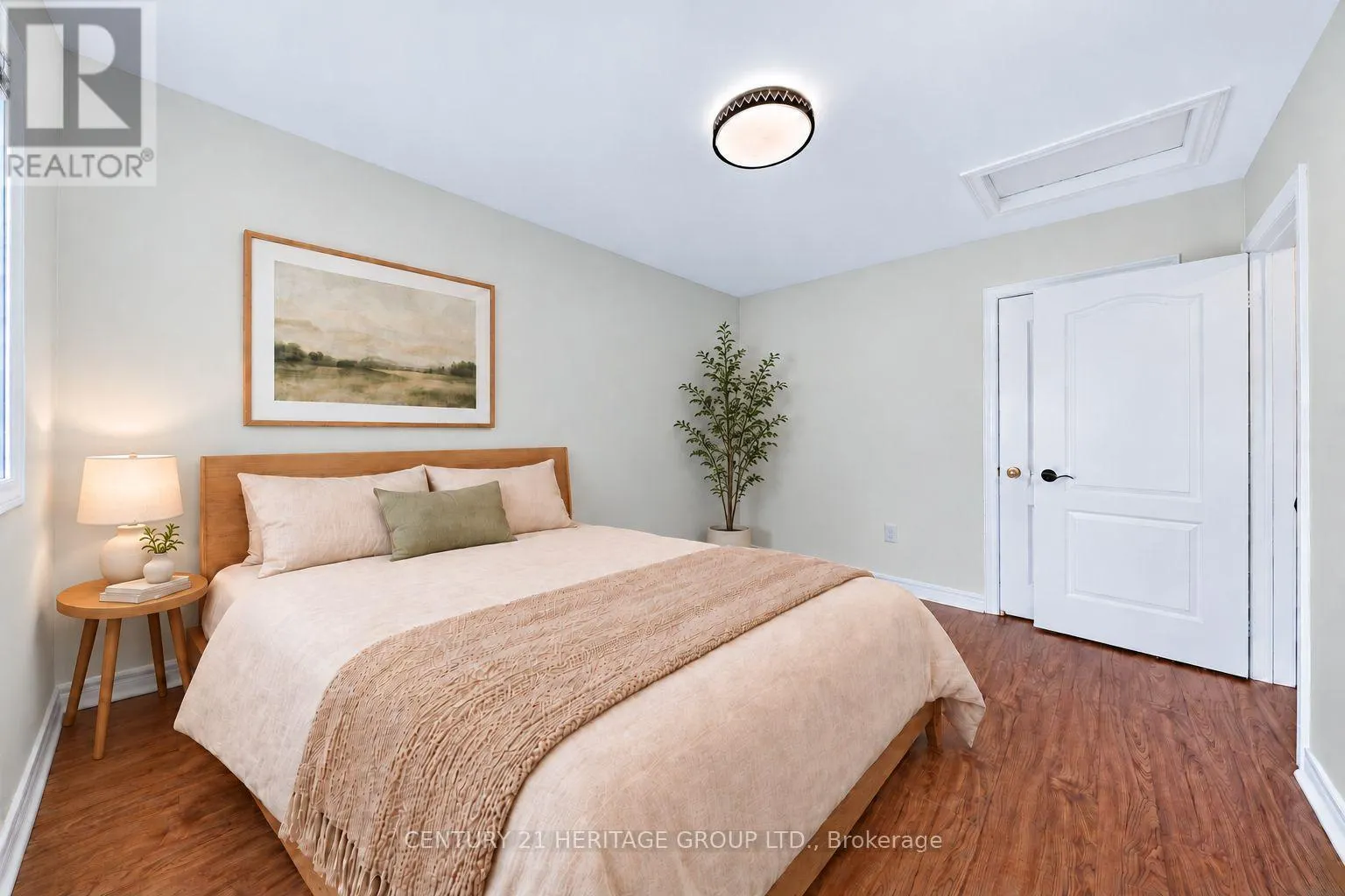 378 SPRUCE GROVE CRESCENT