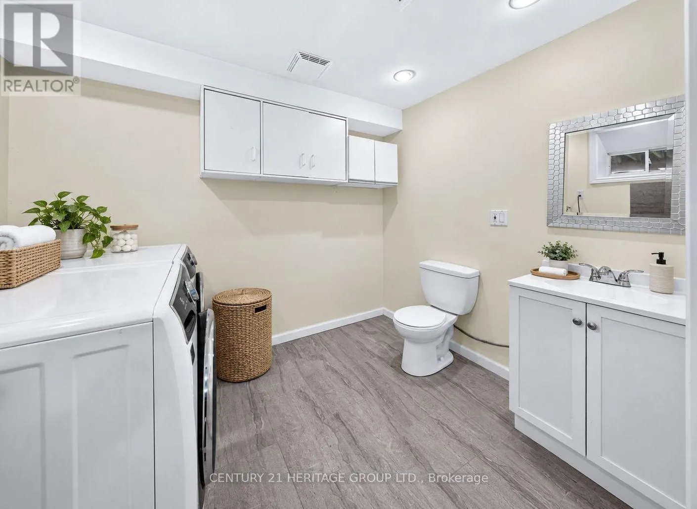 378 SPRUCE GROVE CRESCENT