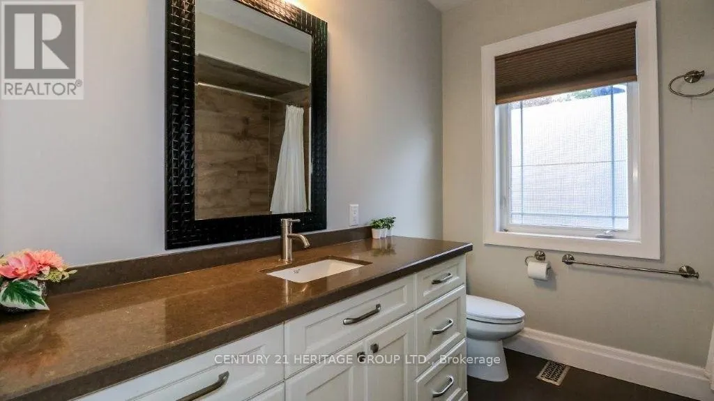 3500 CRESCENT HARBOUR ROAD