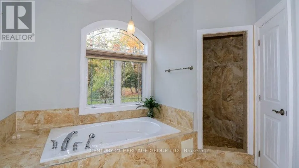 3500 CRESCENT HARBOUR ROAD