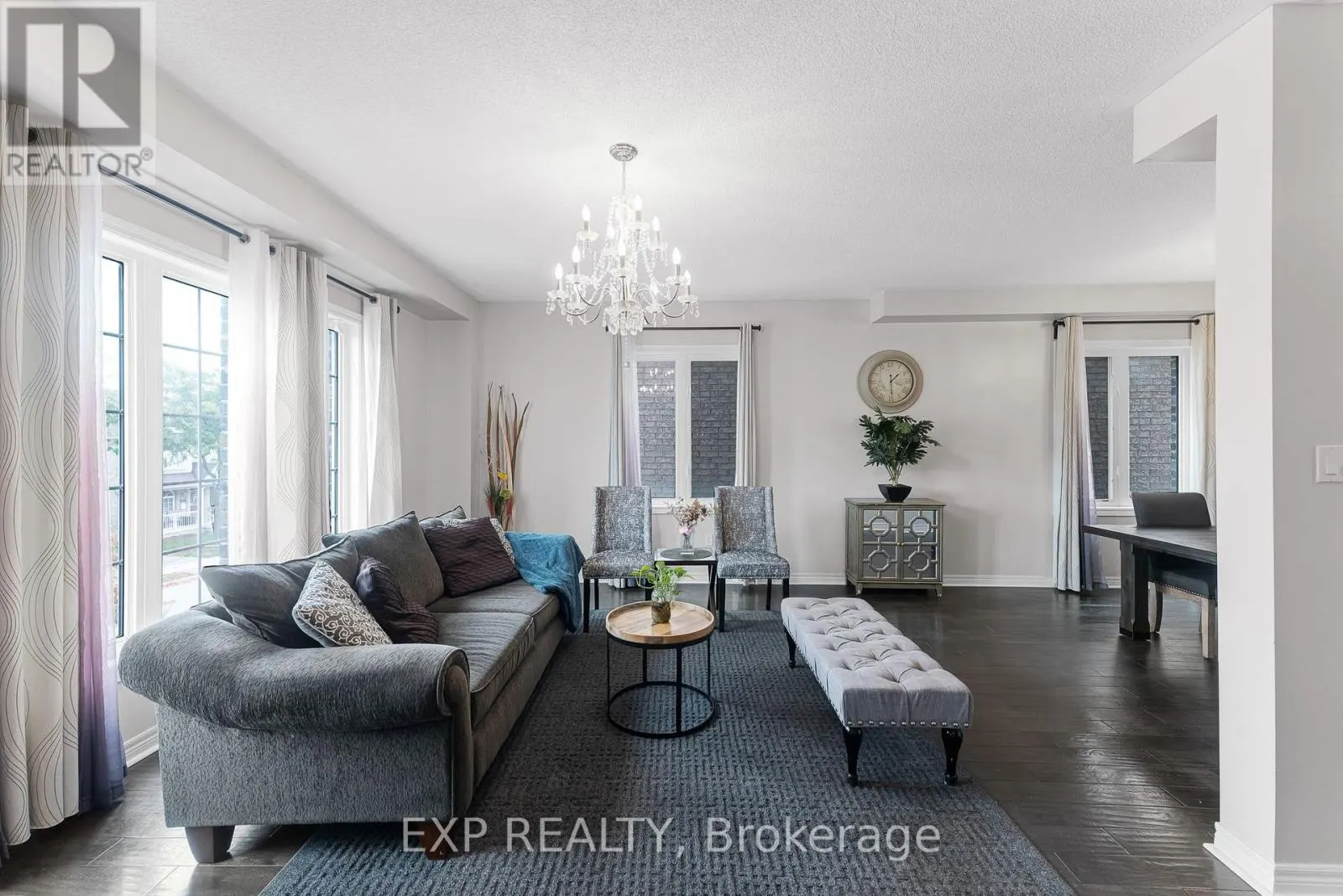 211 RAY SNOW BOULEVARD