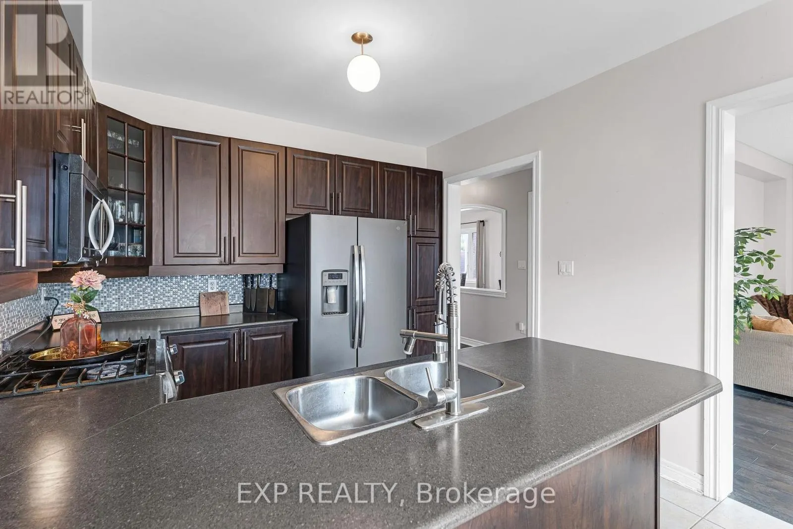 211 RAY SNOW BOULEVARD
