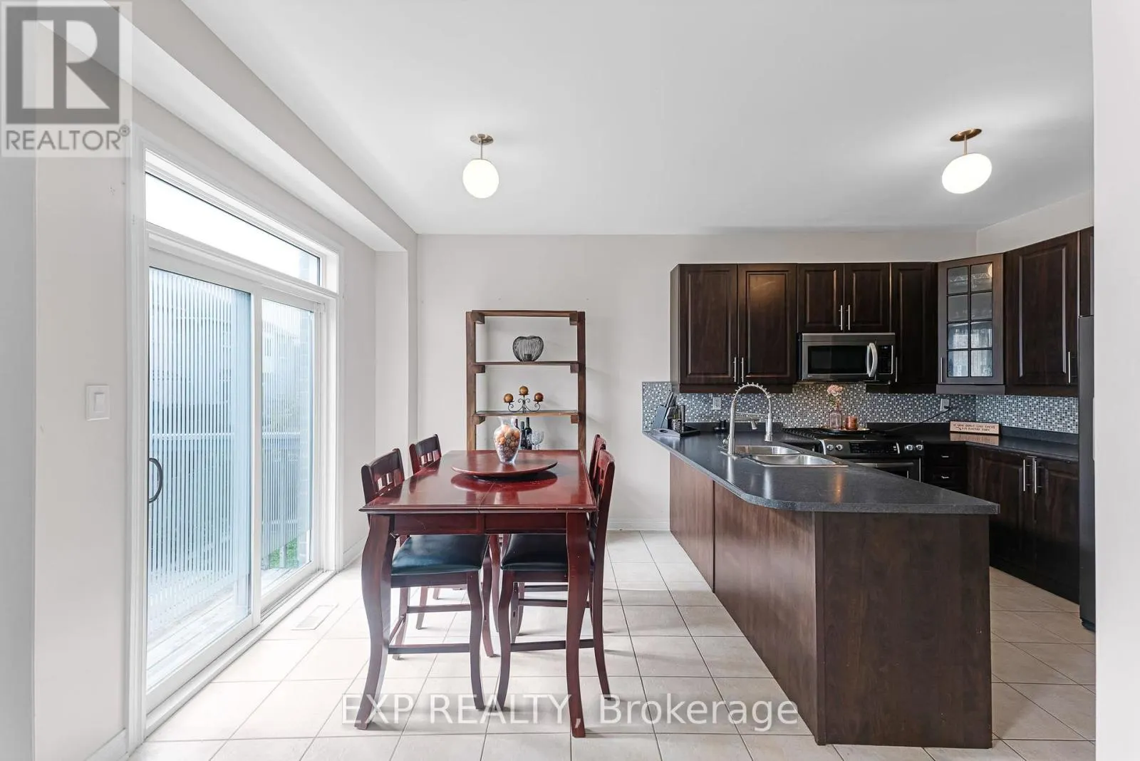211 RAY SNOW BOULEVARD