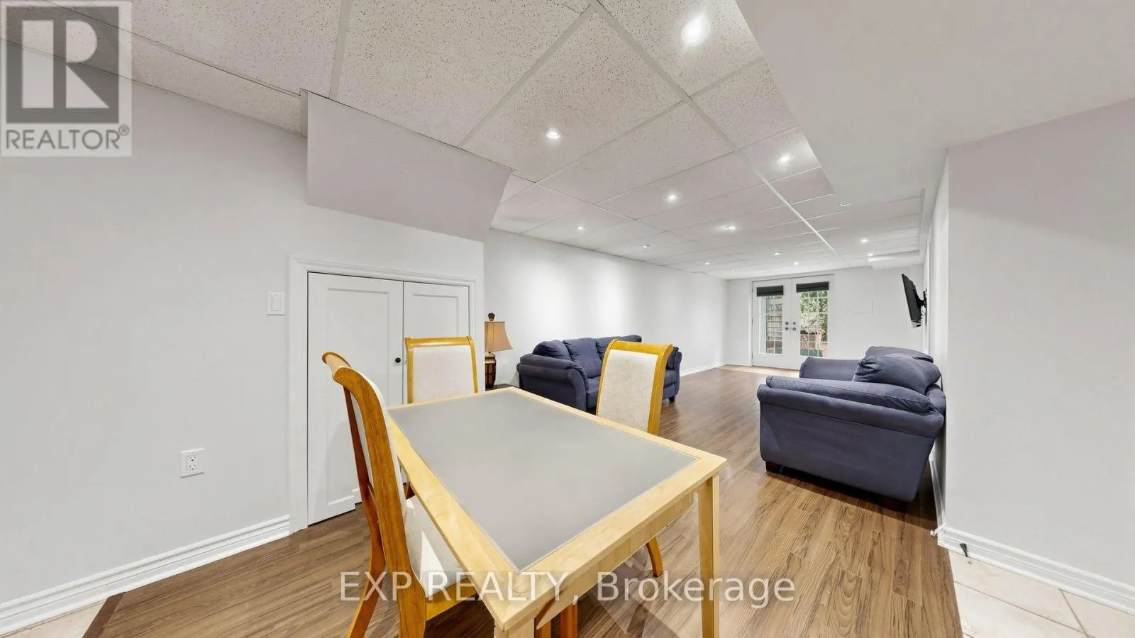 416 BARTHOLOMEW DRIVE