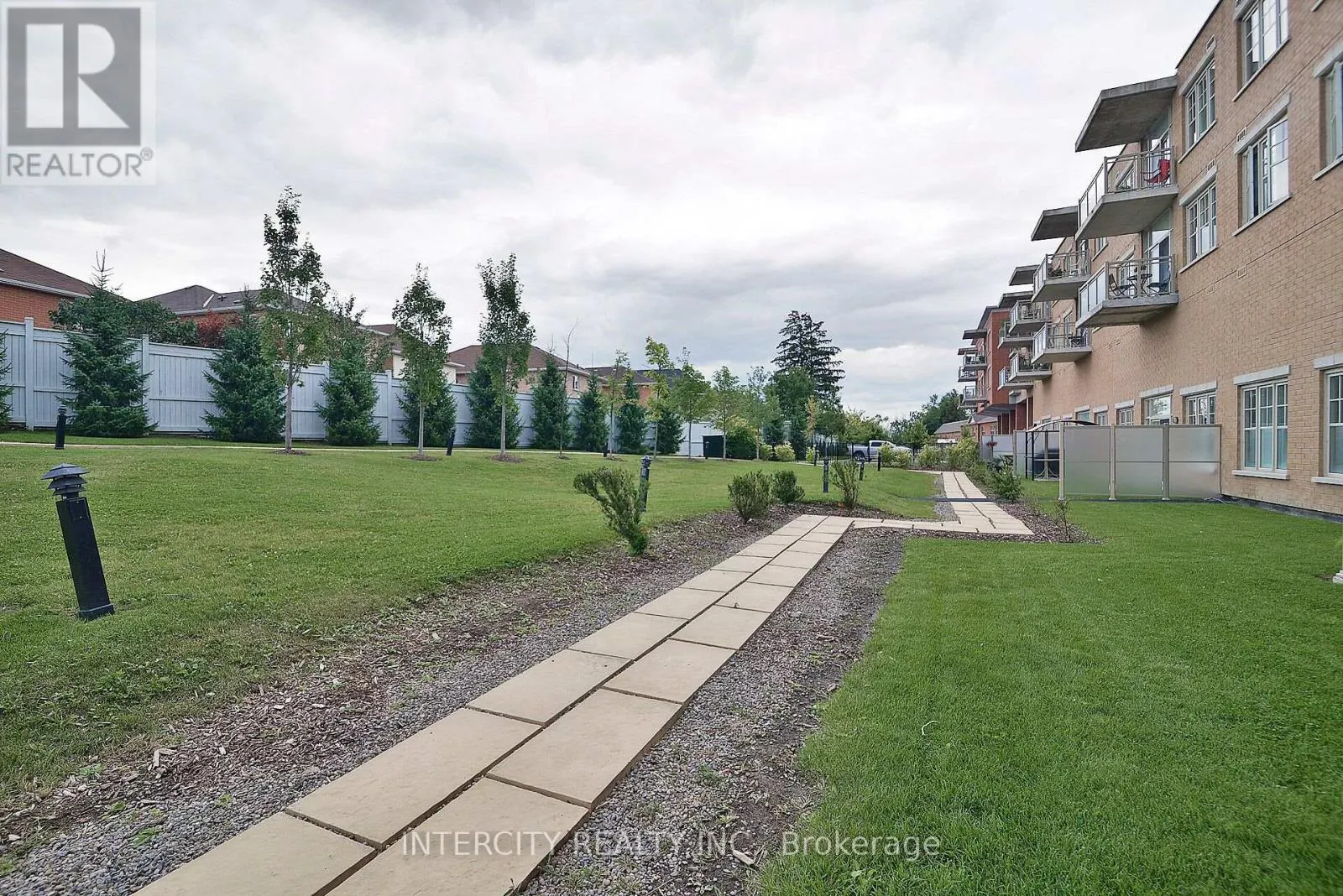 207 - 10211 KEELE STREET