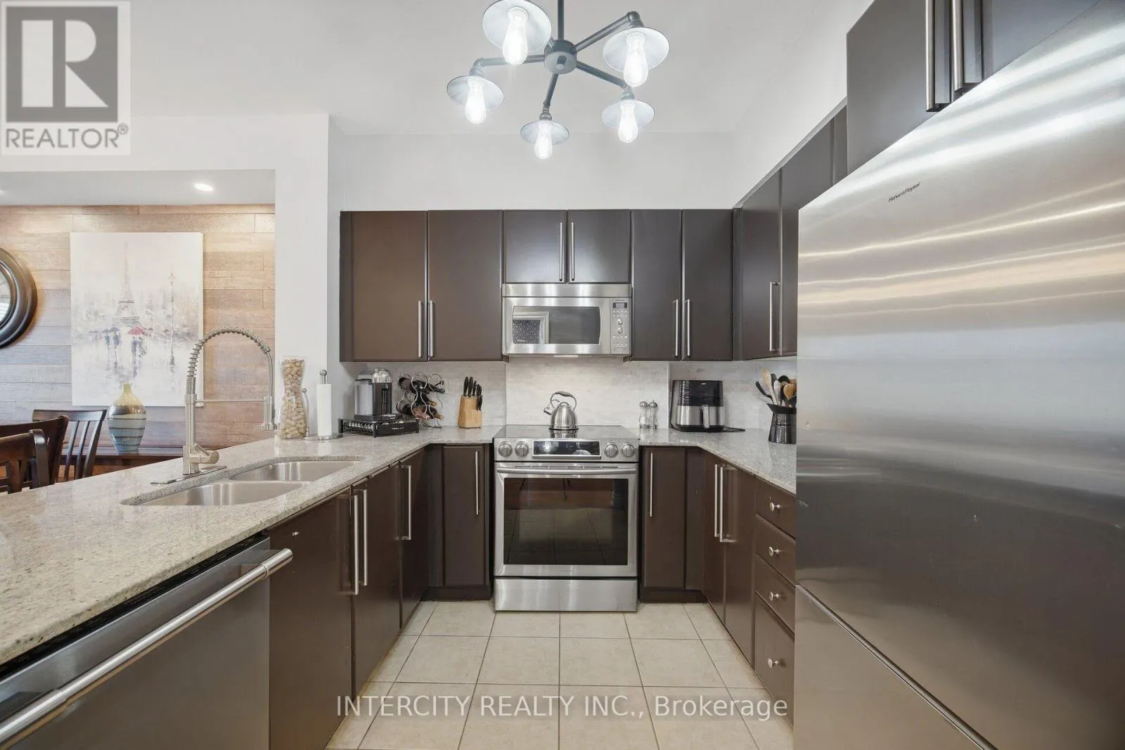 207 - 10211 KEELE STREET