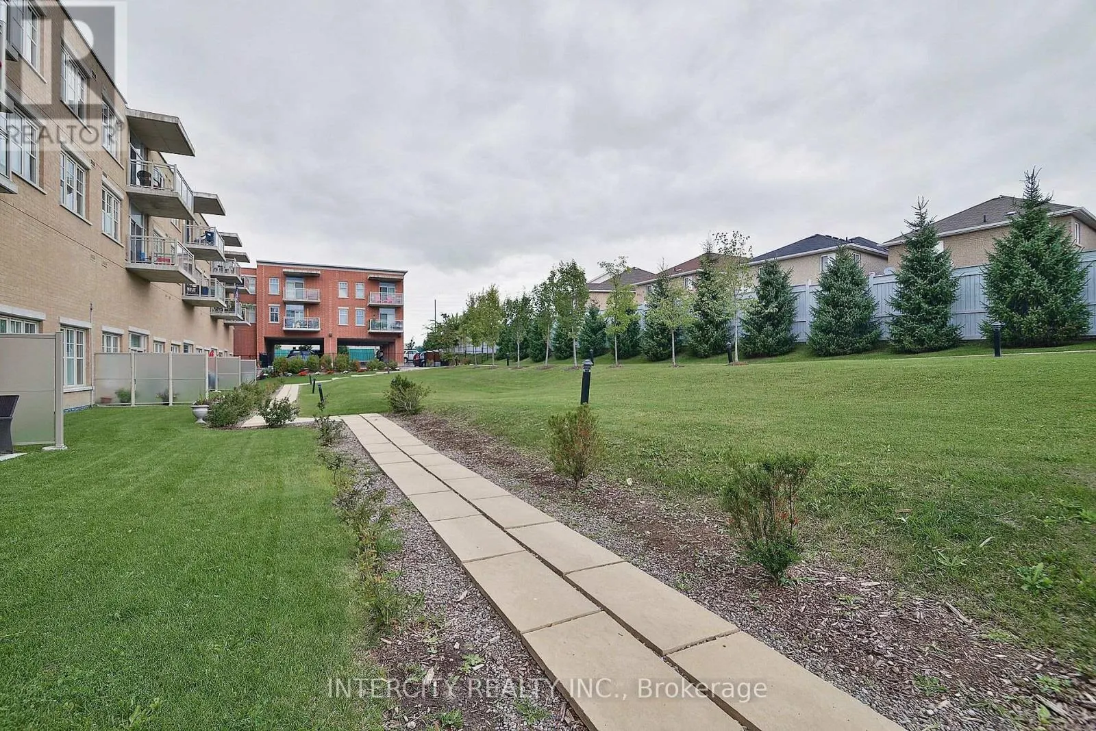207 - 10211 KEELE STREET