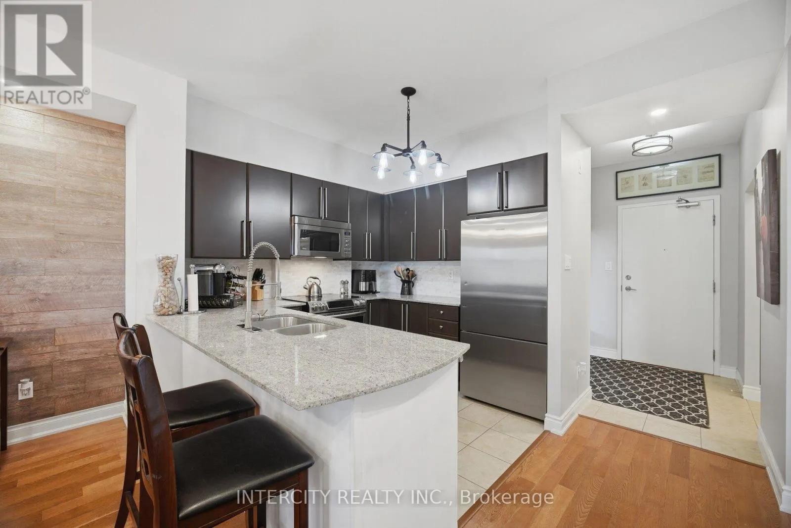 207 - 10211 KEELE STREET