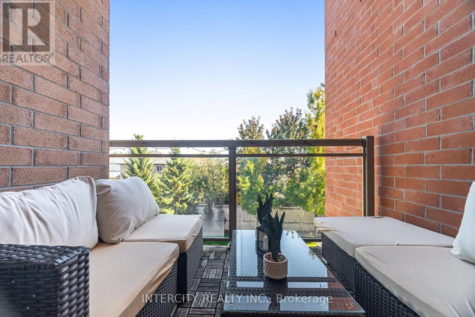 207 - 10211 KEELE STREET