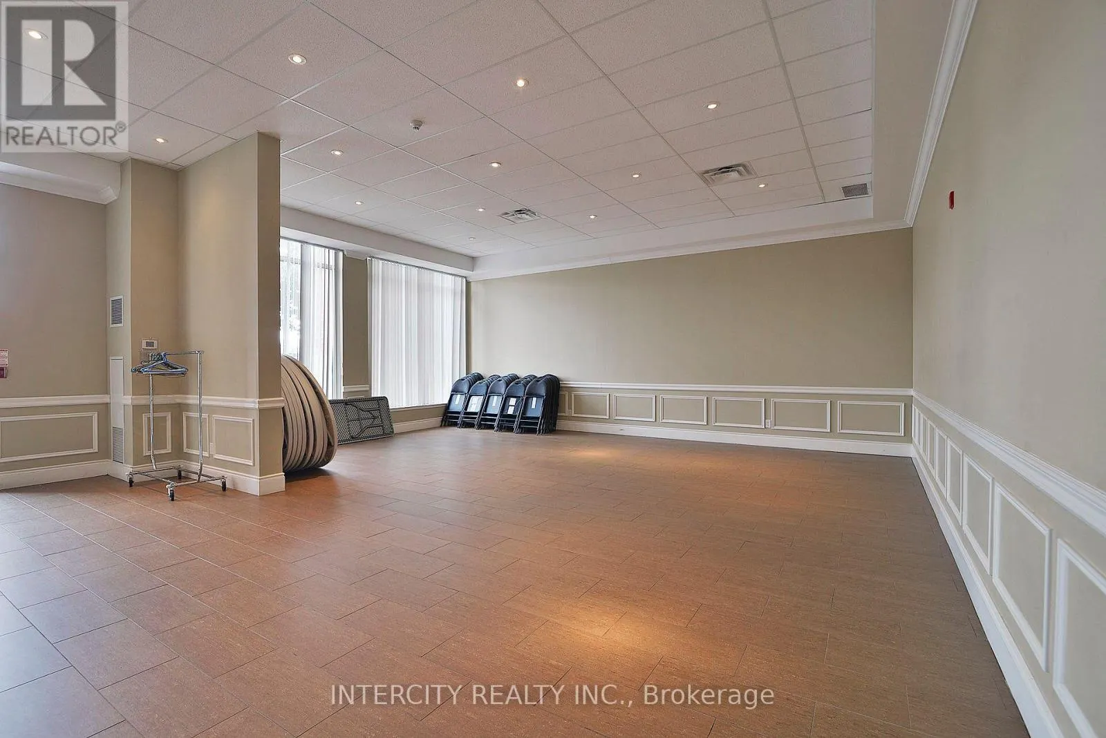 207 - 10211 KEELE STREET