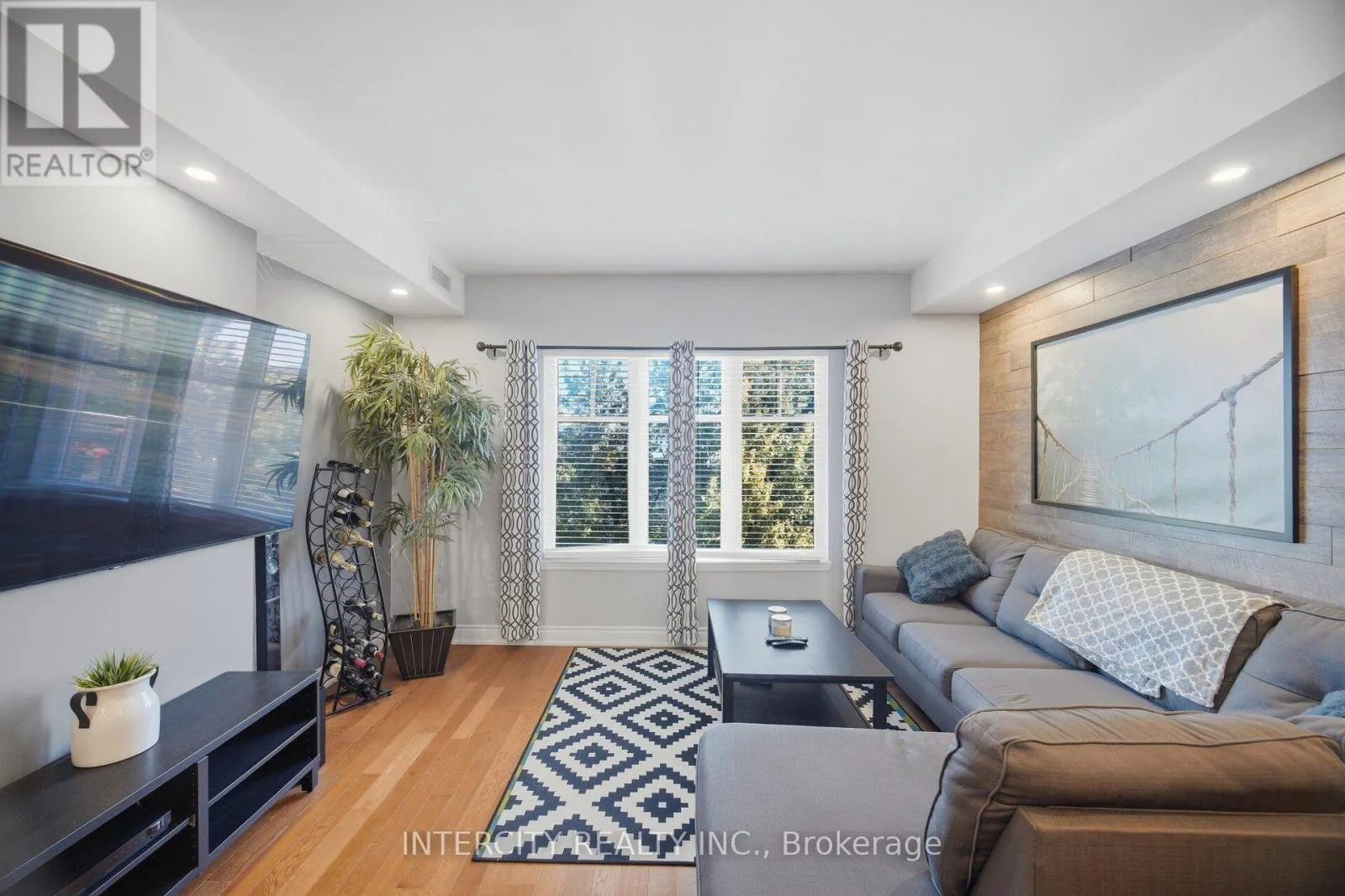 207 - 10211 KEELE STREET