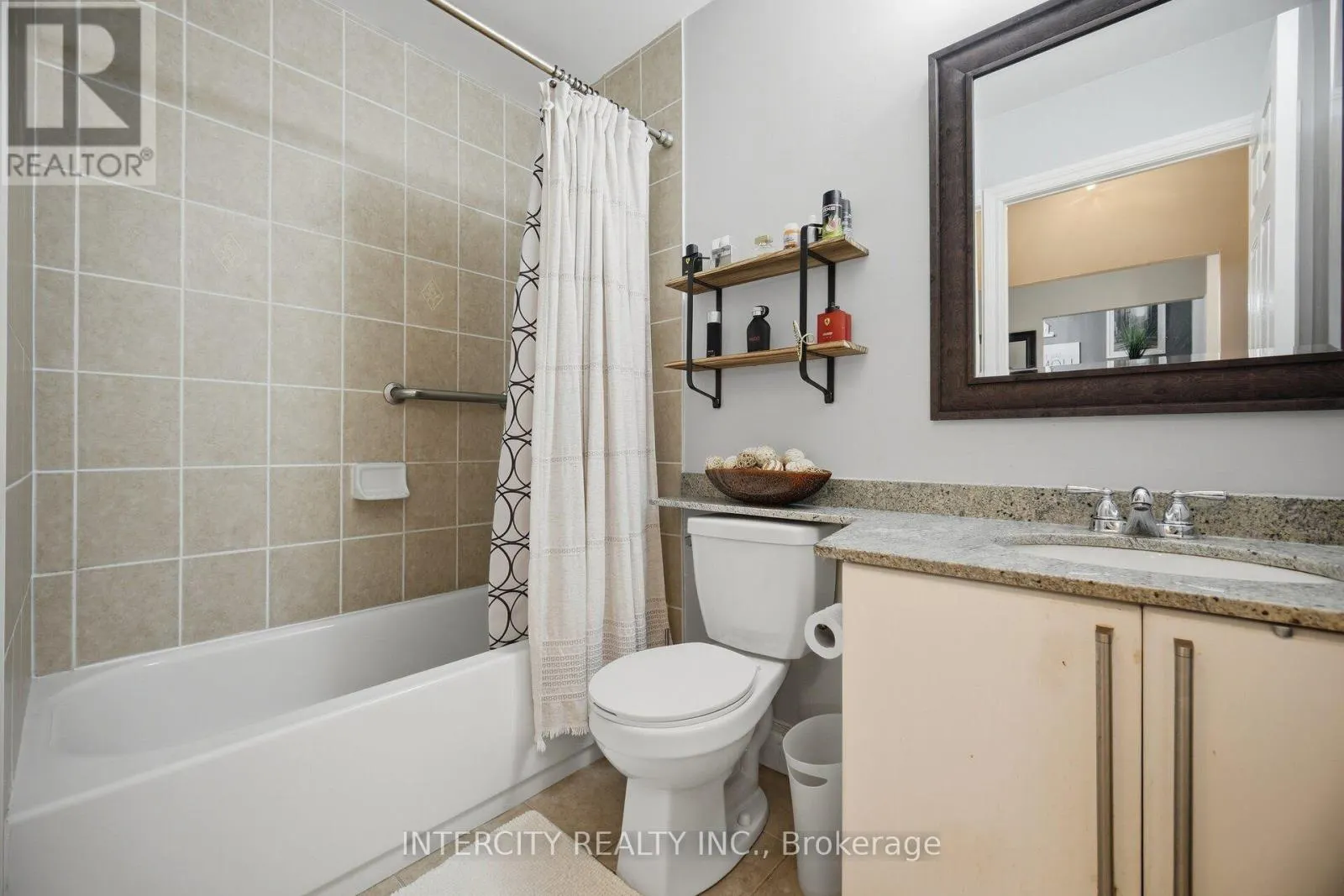 207 - 10211 KEELE STREET