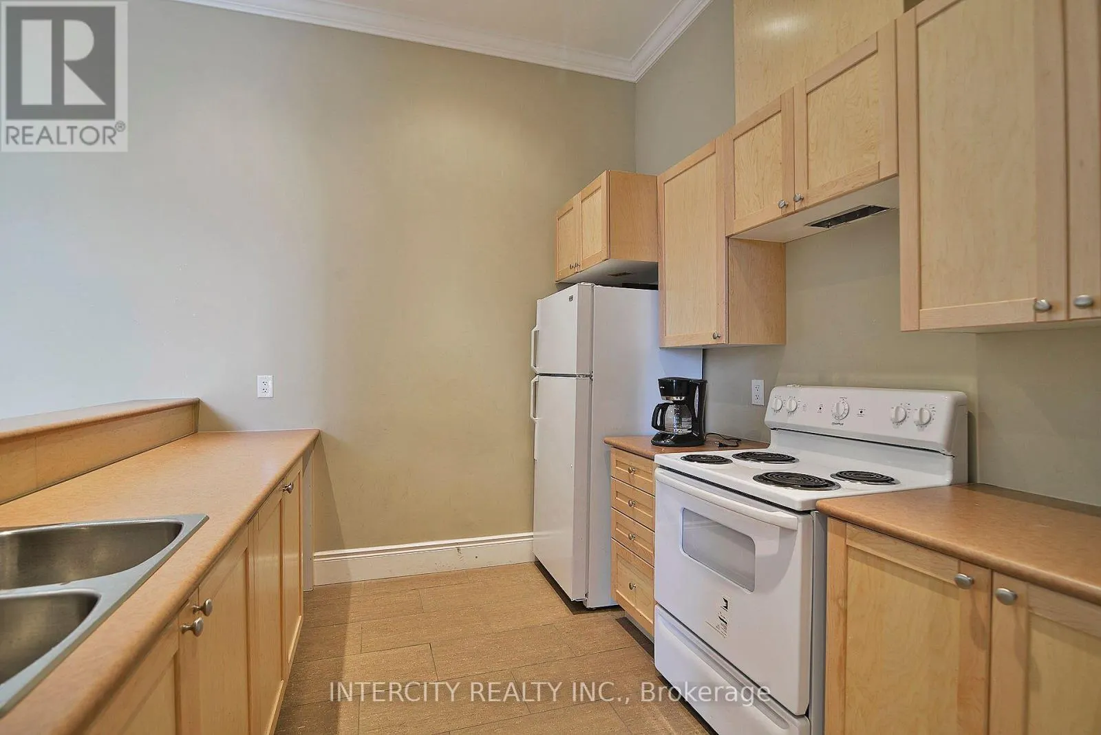 207 - 10211 KEELE STREET