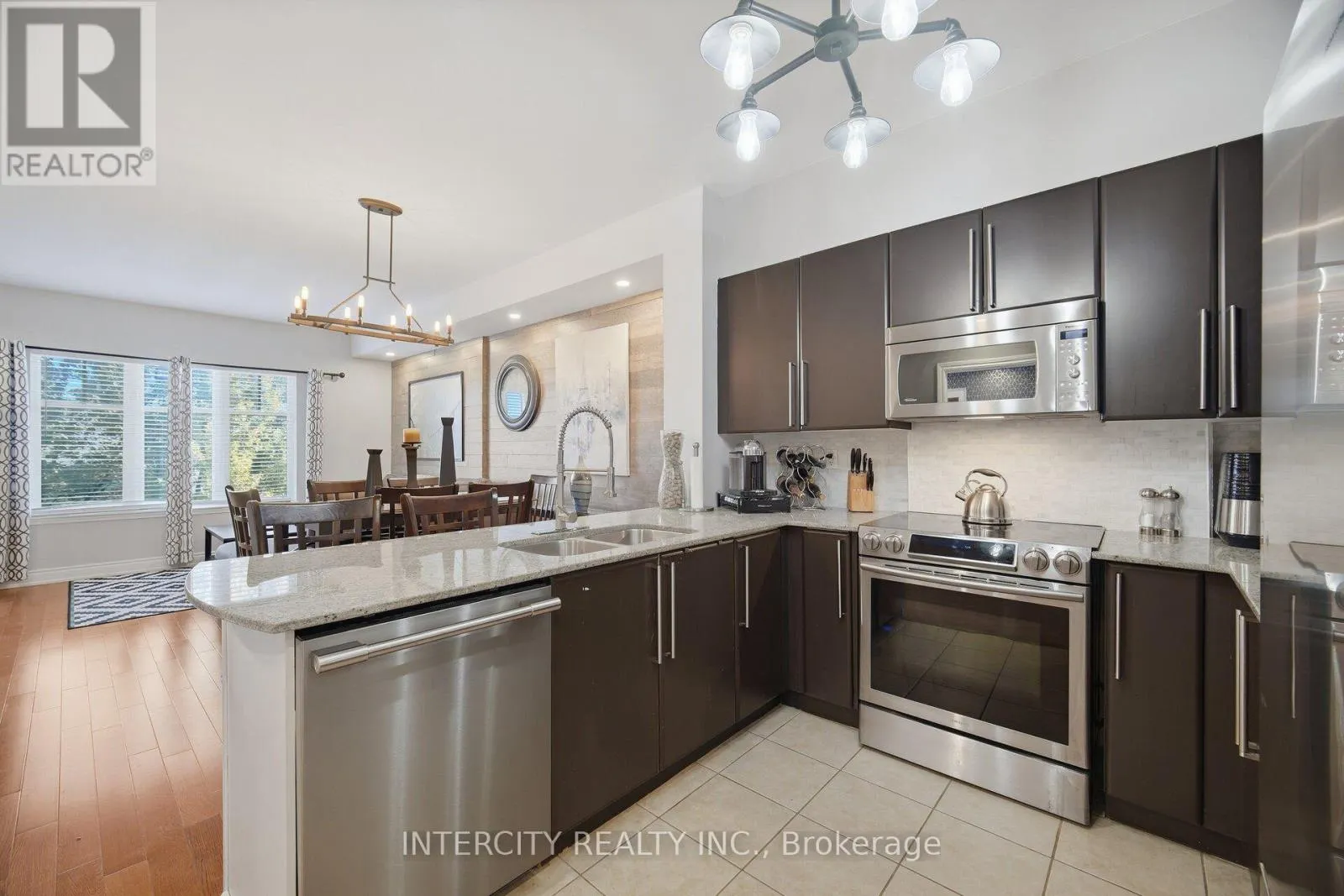 207 - 10211 KEELE STREET