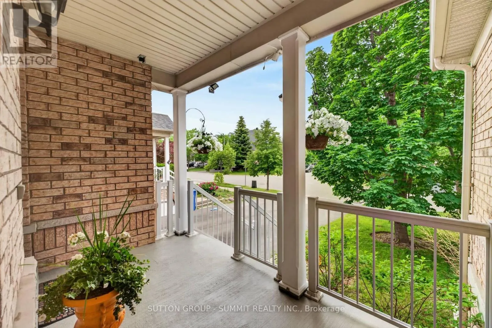 187 KIRKVALLEY CRESCENT