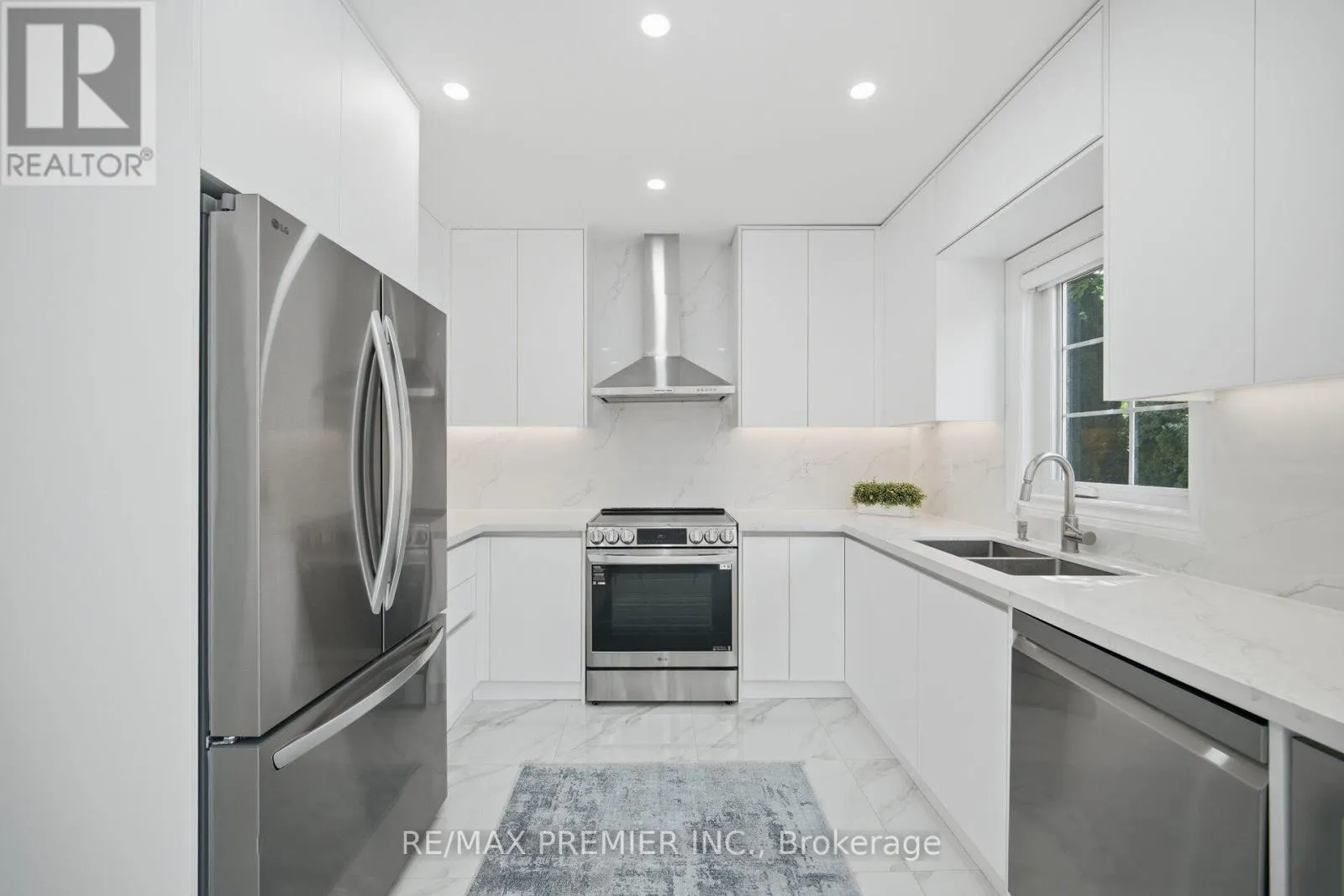 95 HUDSON DRIVE