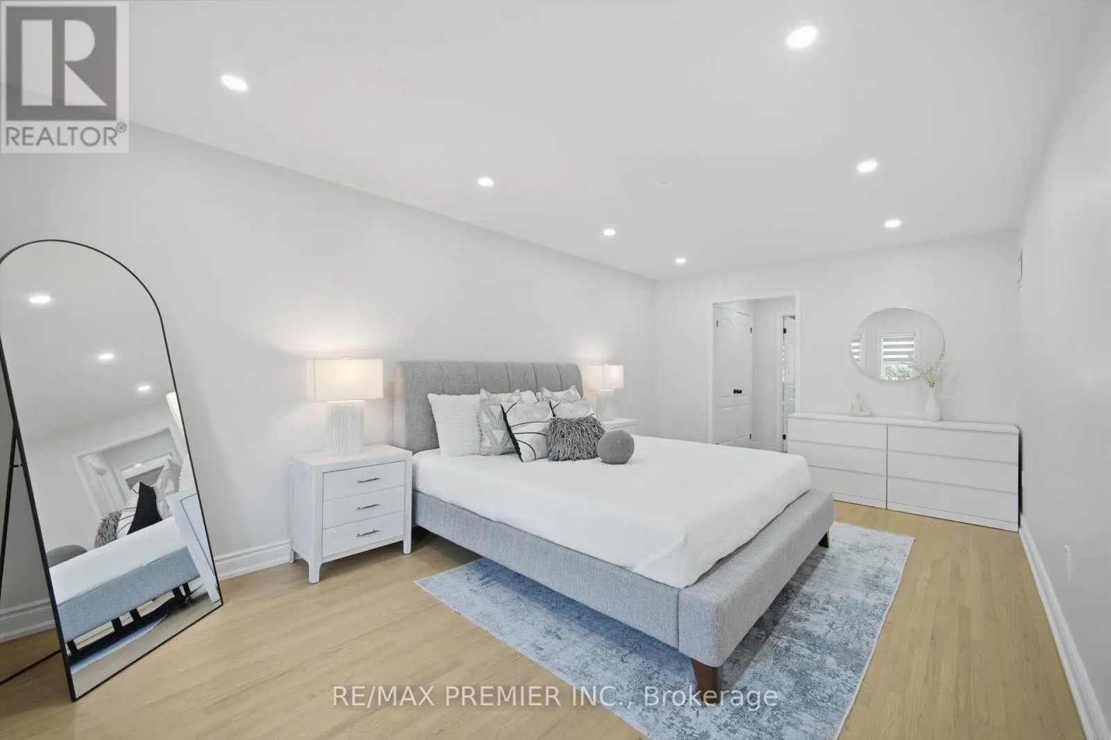 95 HUDSON DRIVE