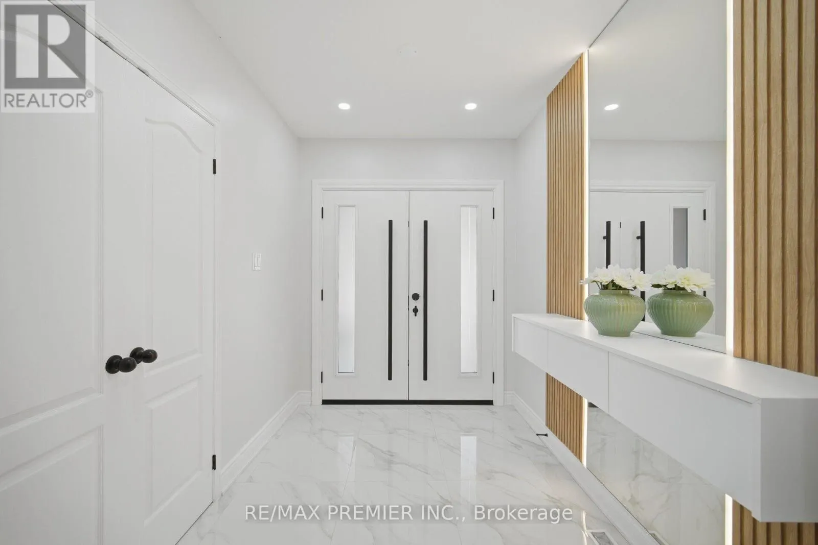 95 HUDSON DRIVE