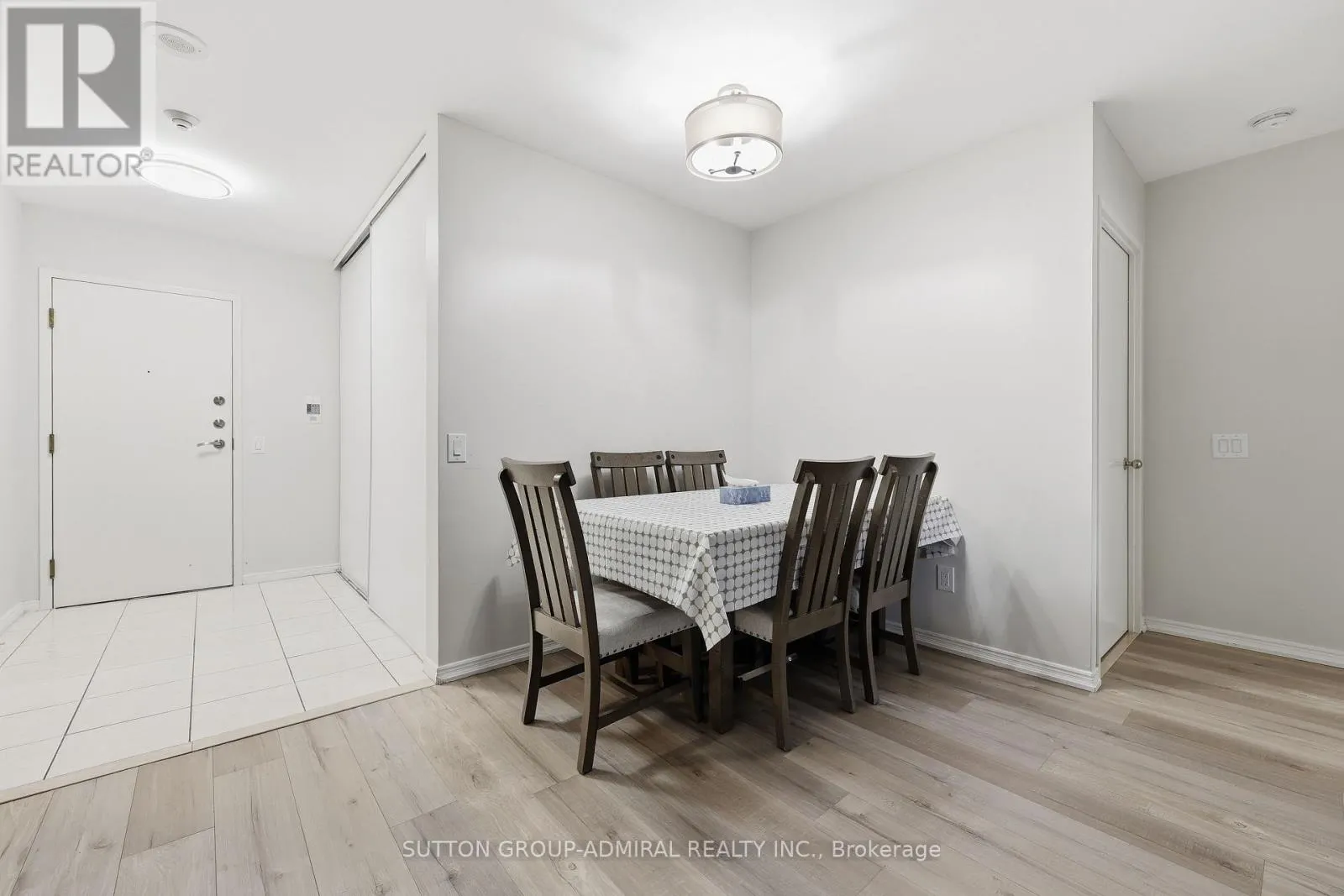 211 - 81 TOWNSGATE DRIVE