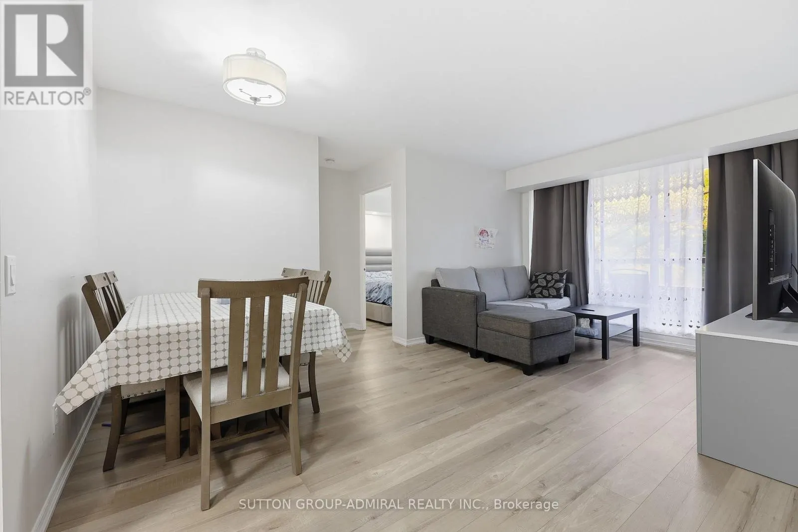 211 - 81 TOWNSGATE DRIVE