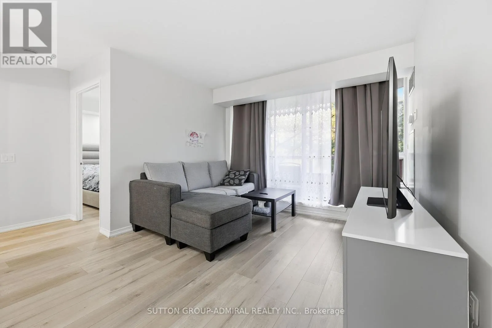 211 - 81 TOWNSGATE DRIVE