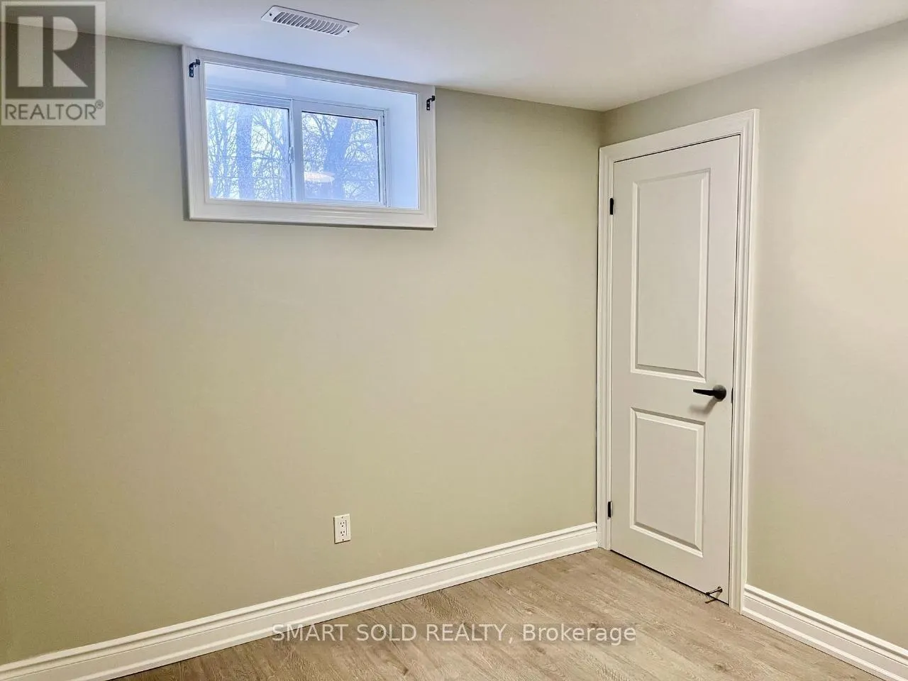 LOWER - 228 SILVERBIRCH DRIVE
