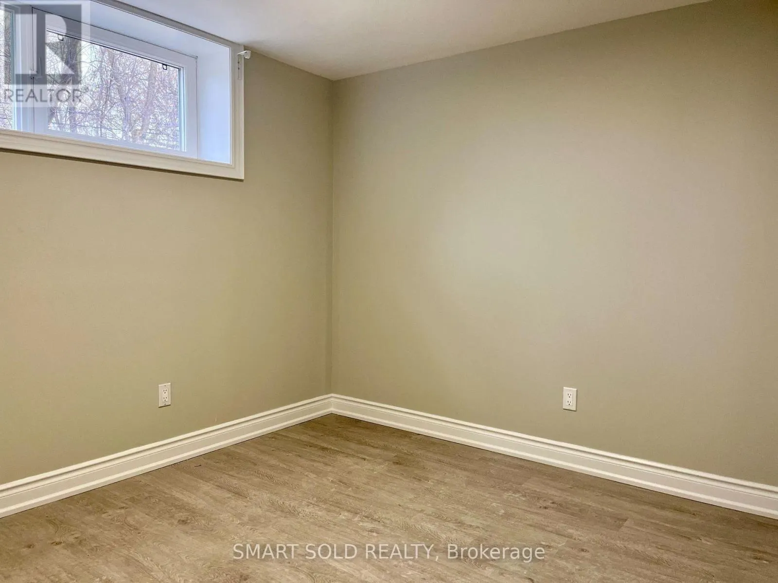 LOWER - 228 SILVERBIRCH DRIVE