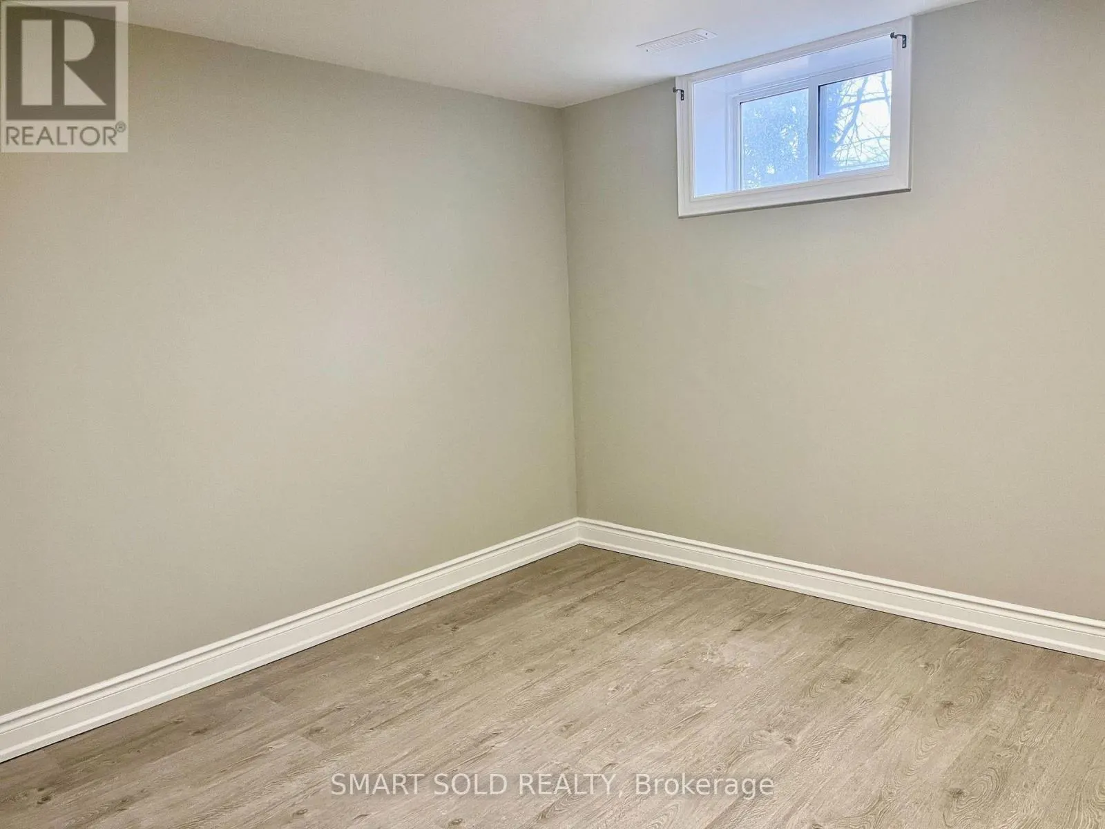 LOWER - 228 SILVERBIRCH DRIVE