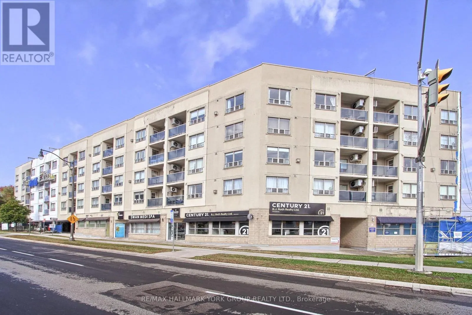 304 - 160 WELLINGTON STREET E
