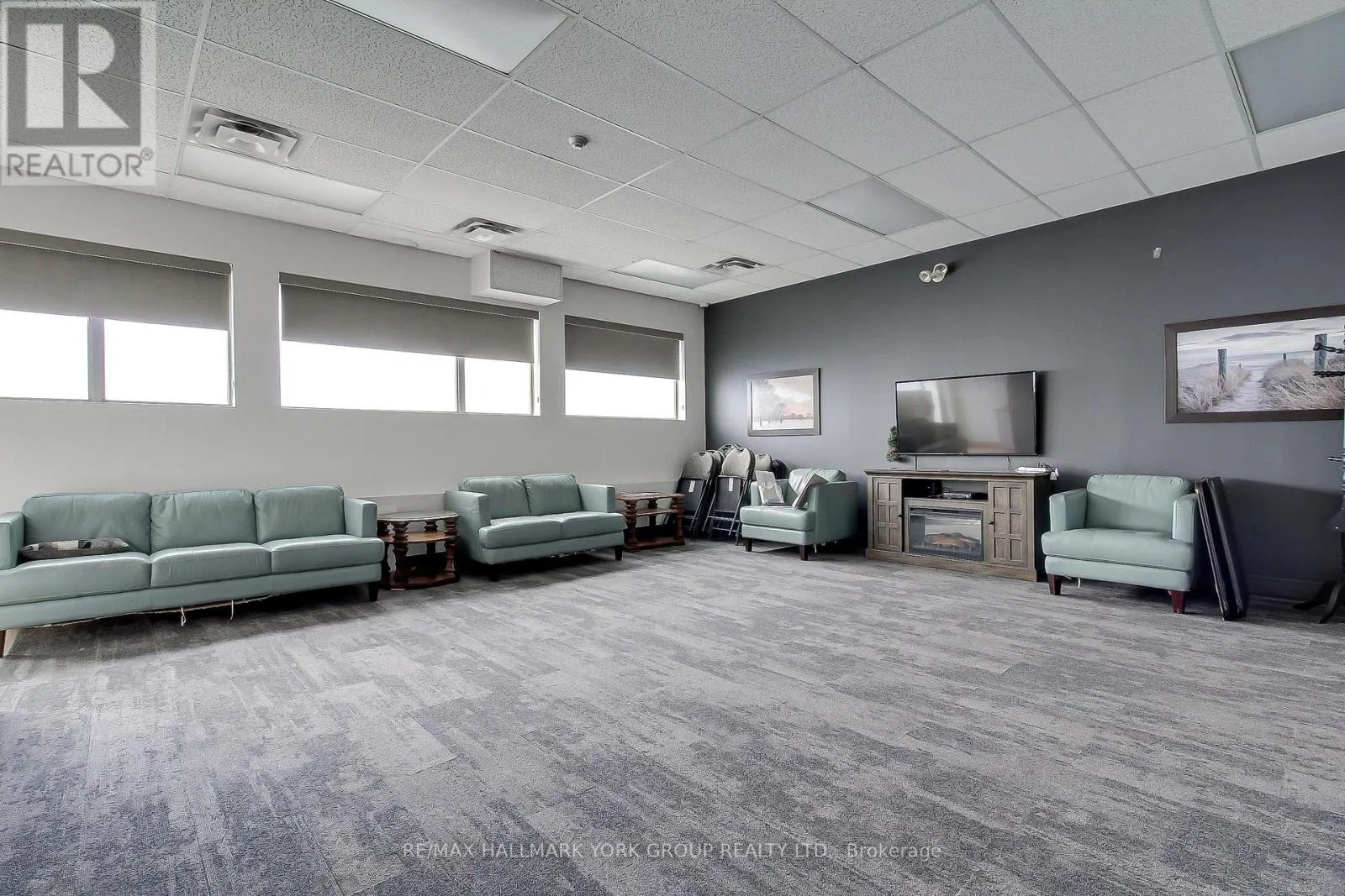 304 - 160 WELLINGTON STREET E