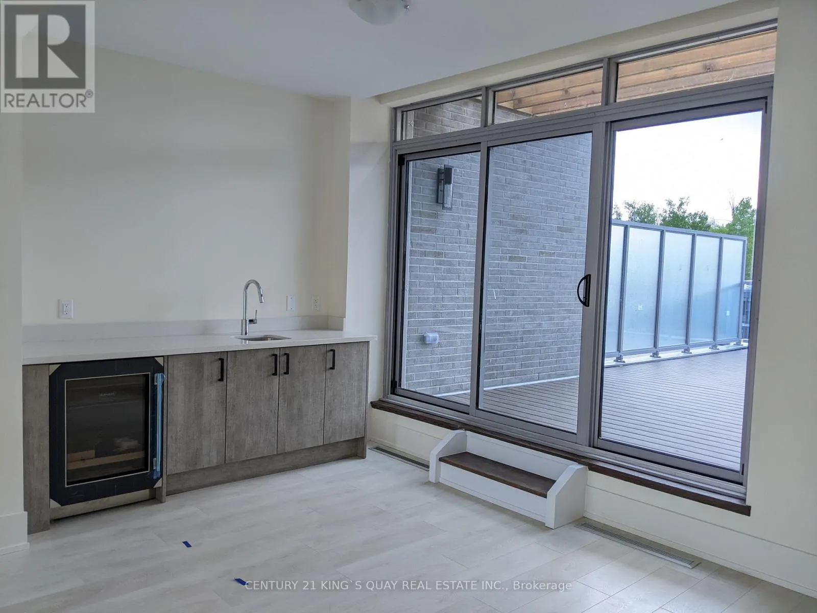 3736 FERRETTI COURT