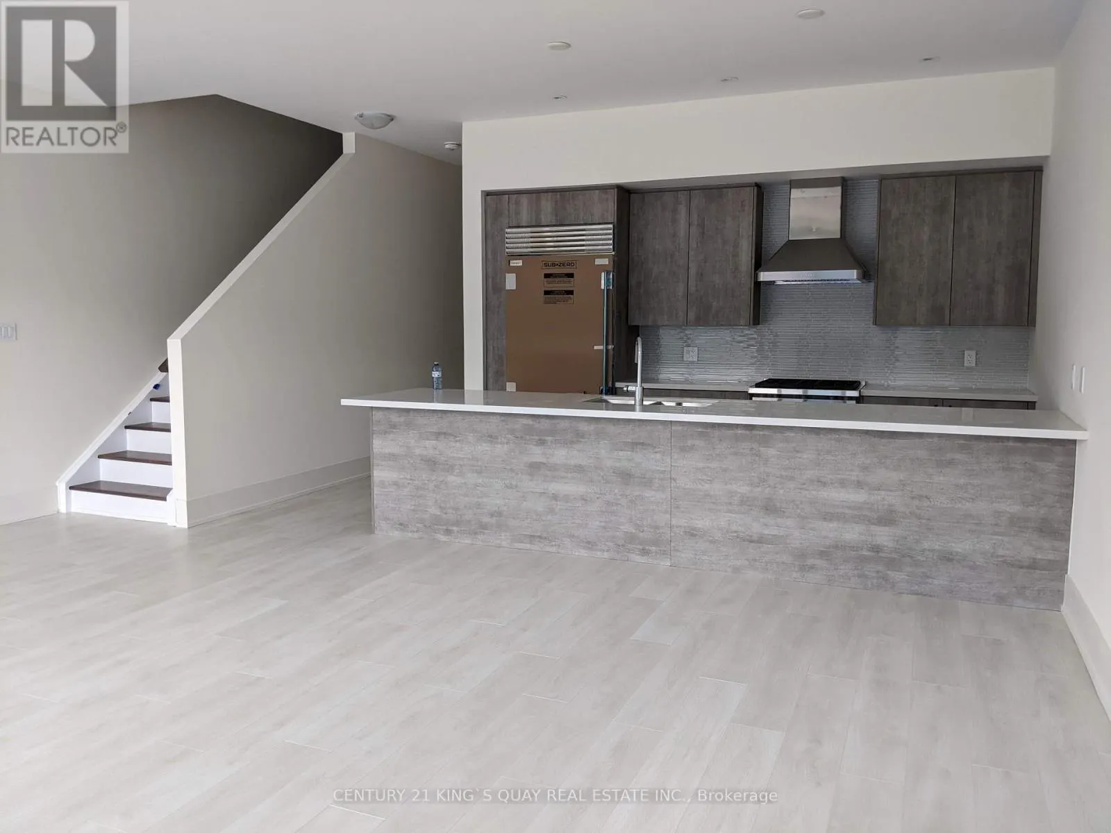 3736 FERRETTI COURT