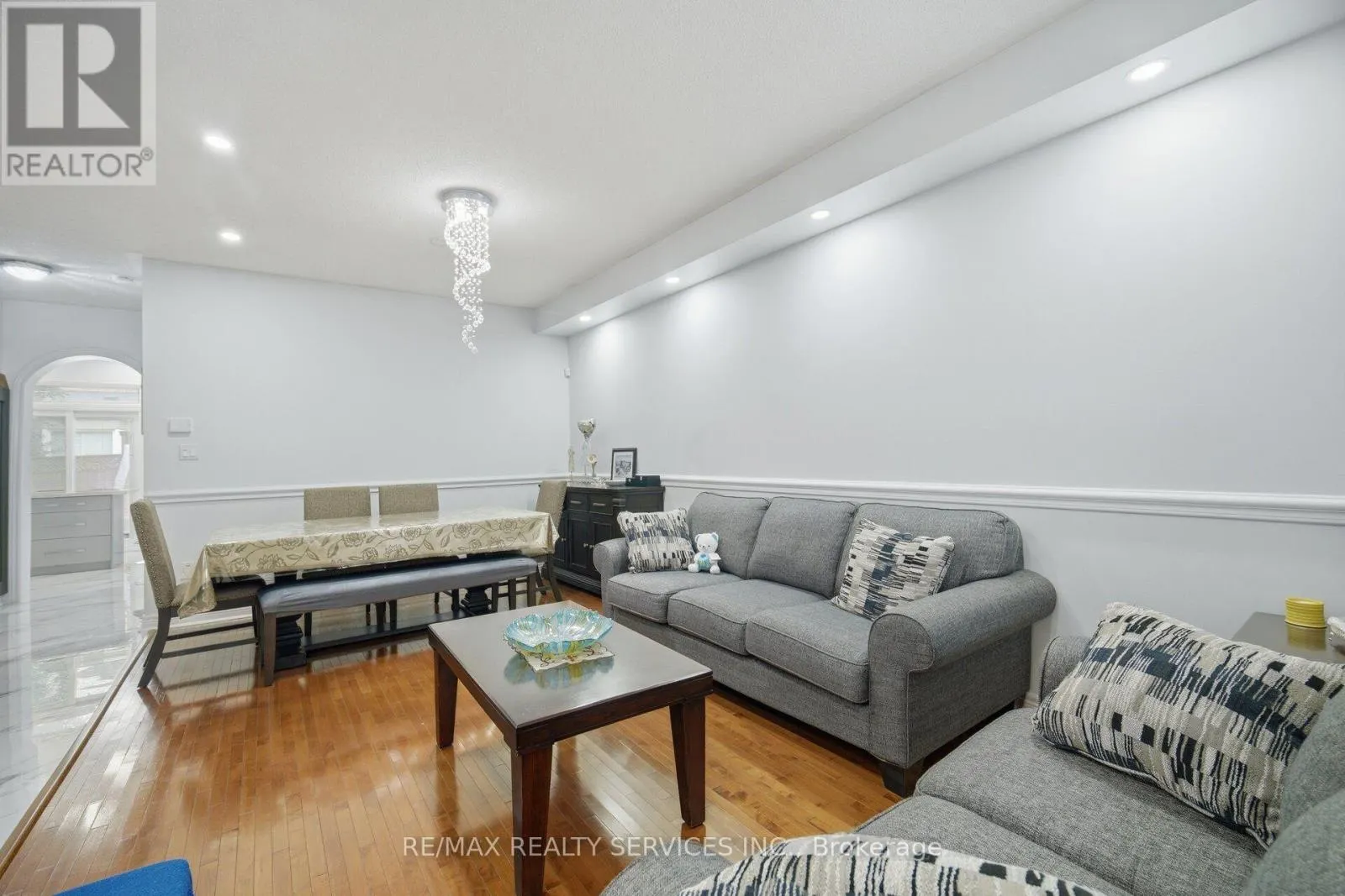 45 SKYLARK DRIVE