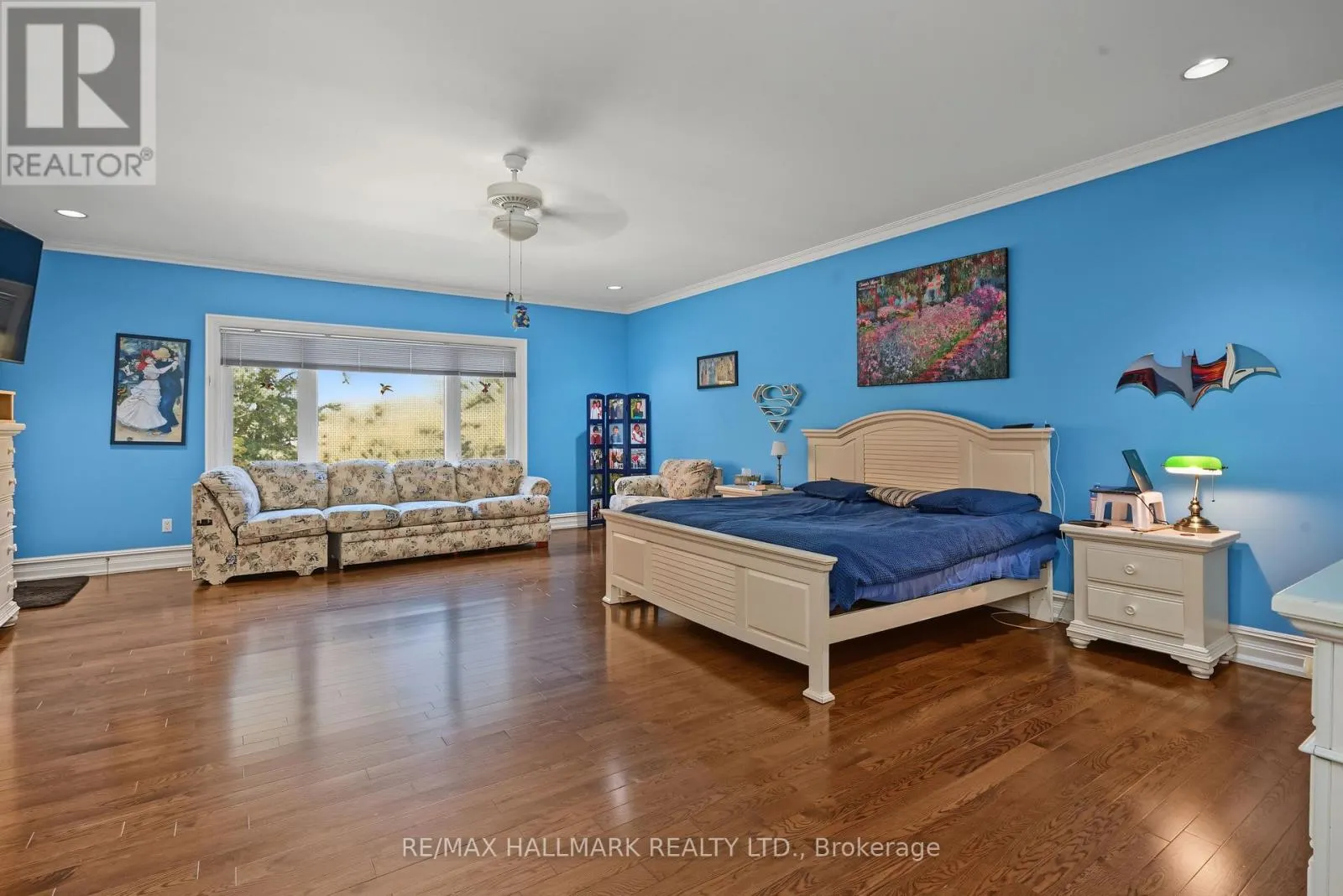 28 RENAISSANCE COURT W