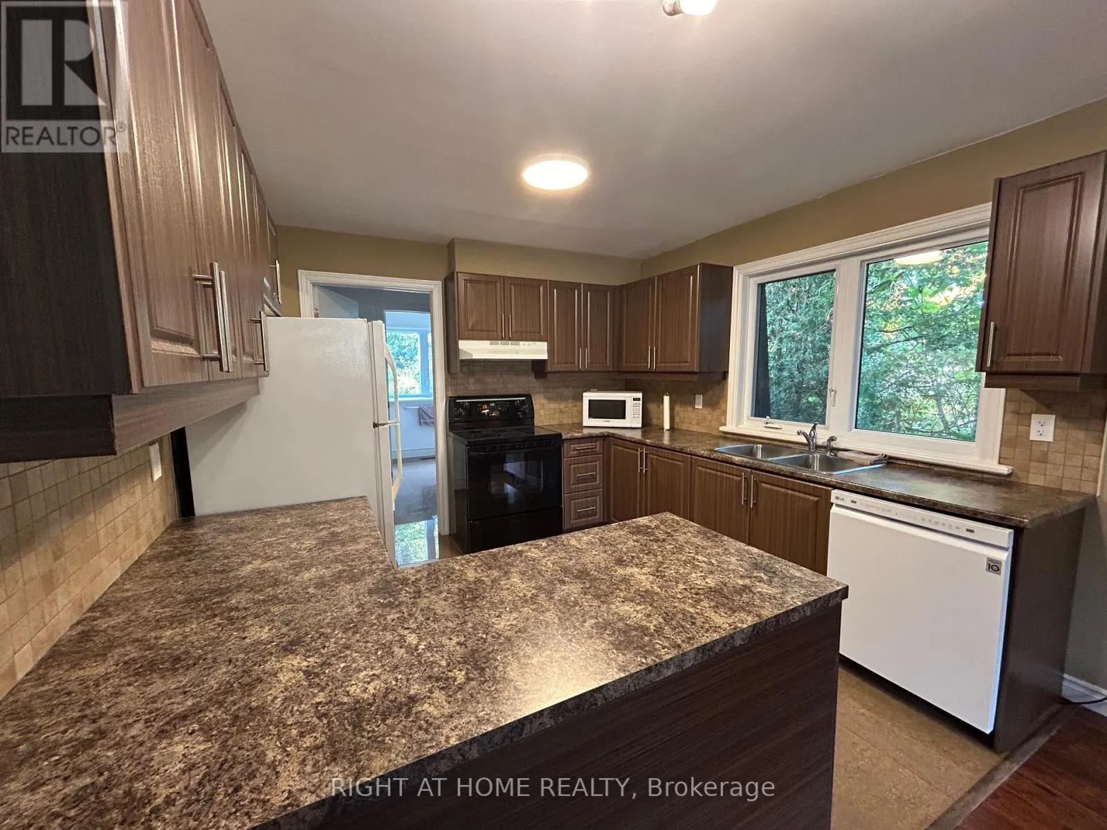 UPPER LEVEL - 36 AURORA HEIGHTS DRIVE