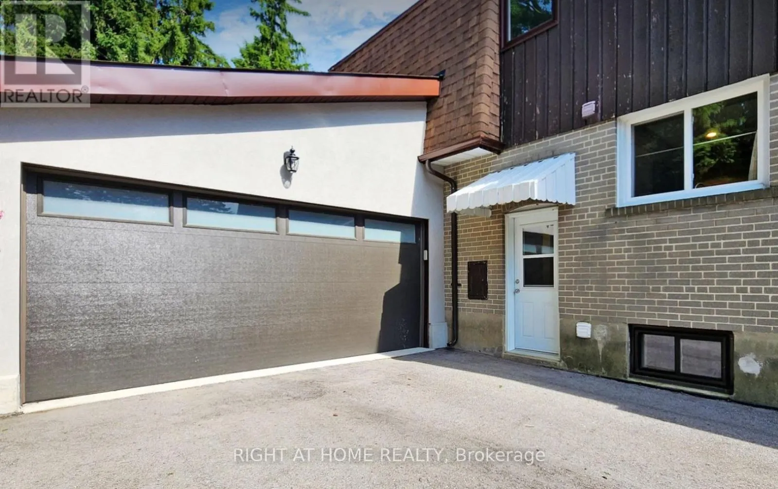 UPPER LEVEL - 36 AURORA HEIGHTS DRIVE