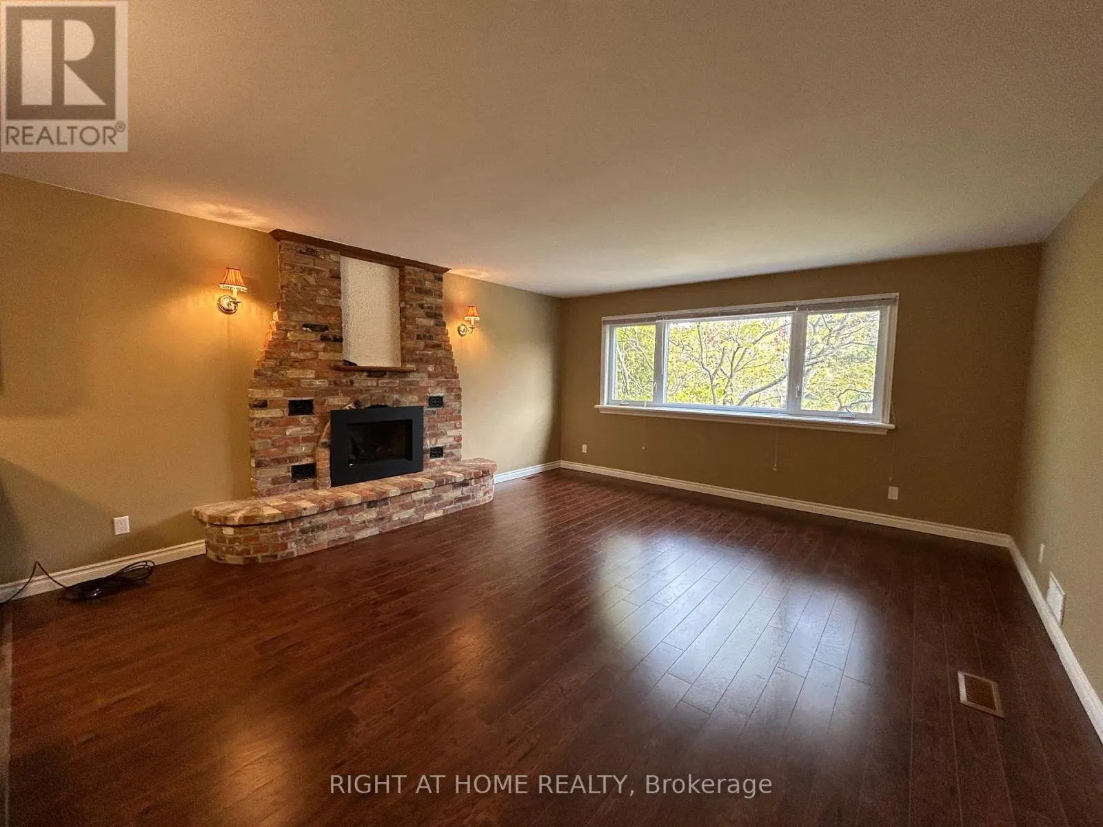UPPER LEVEL - 36 AURORA HEIGHTS DRIVE