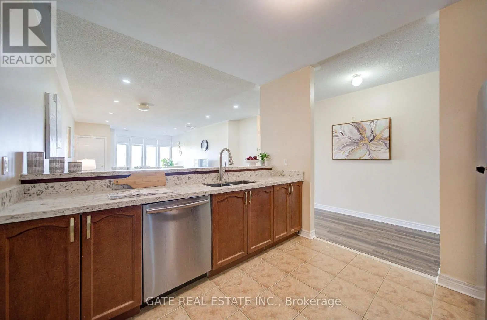 307 - 7340 MARKHAM ROAD