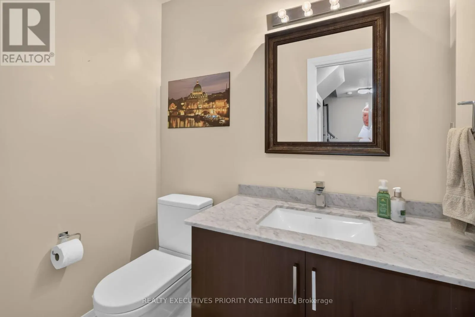 59 - 8161 KIPLING AVENUE