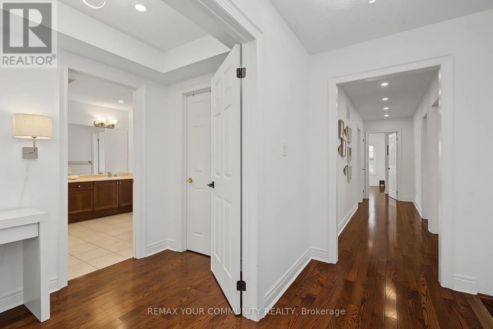 8 YEMINA GATE