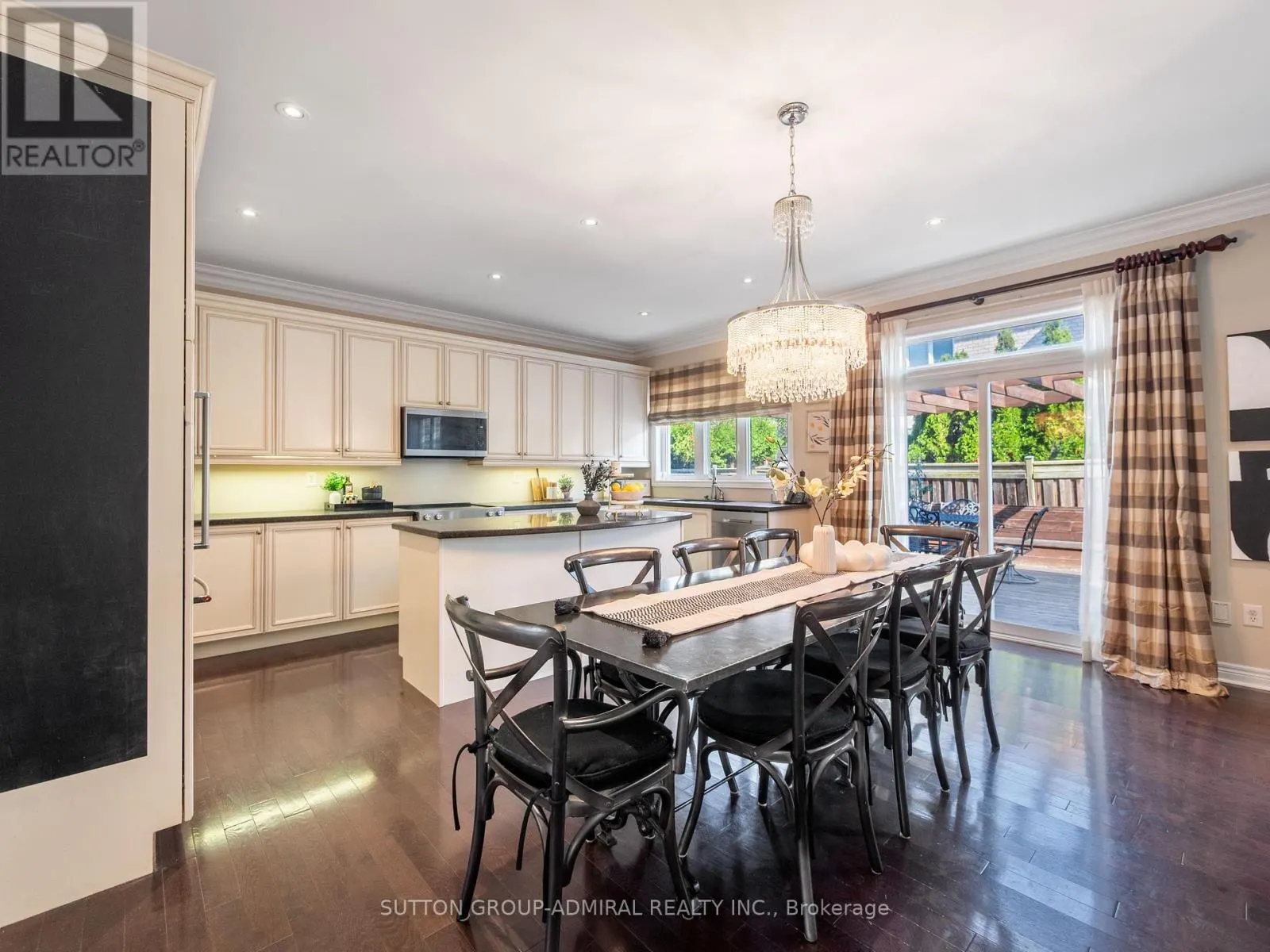 87 RIVINGTON AVENUE