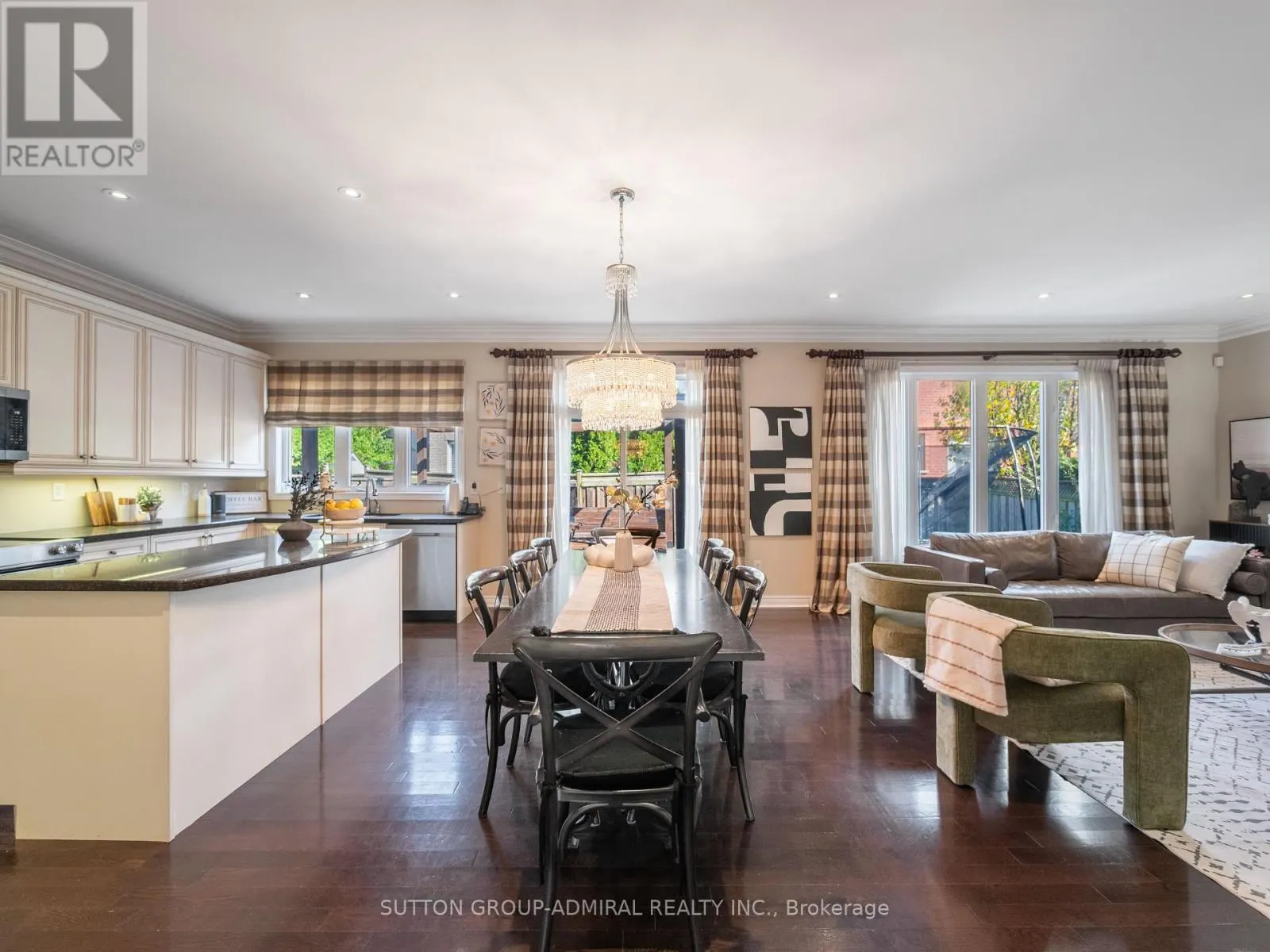 87 RIVINGTON AVENUE